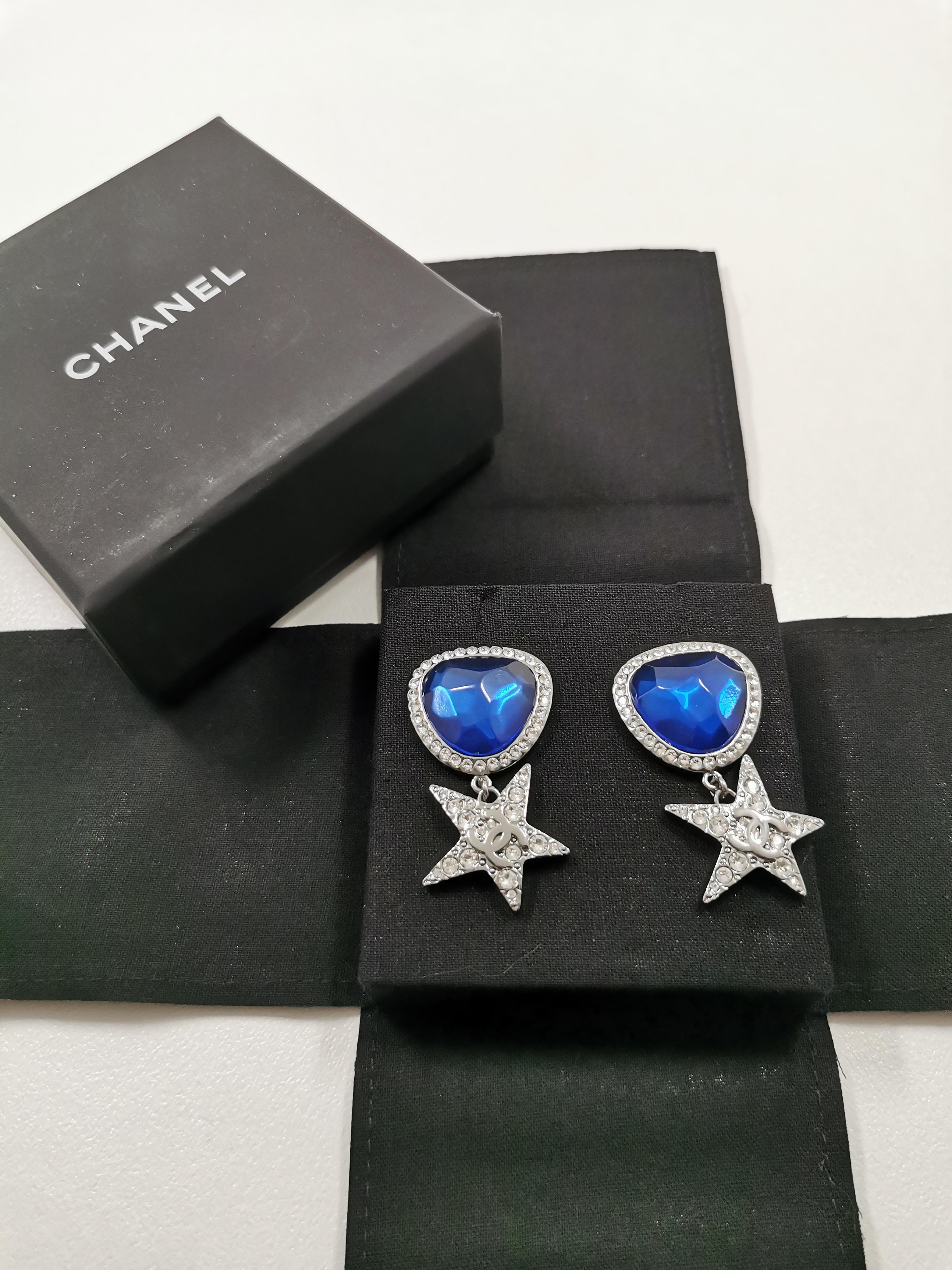 Chanel 21 Runway CC Gunmetal Blue Crystal with Rhinestones Drop Star EARRINGS In Excellent Condition In PUTNEY, NSW