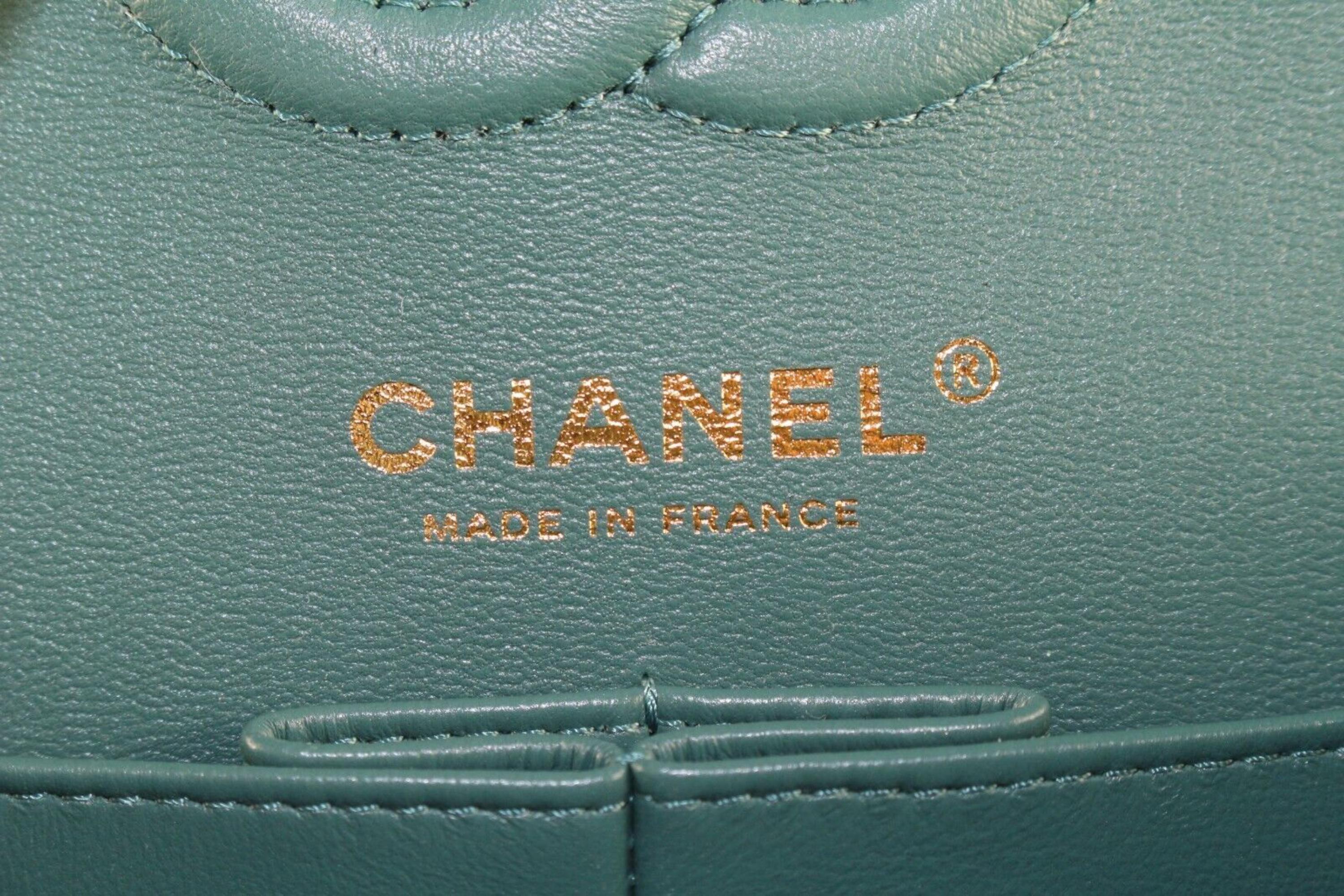 Chanel 21A Grünes Lammleder Kleine Doppelte Classic Klappe GHW 1CJ0113 im Angebot 4