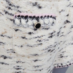 CHANEL 21A Runway cream cashmere wool tweed trim boucle knit shorts FR40 L