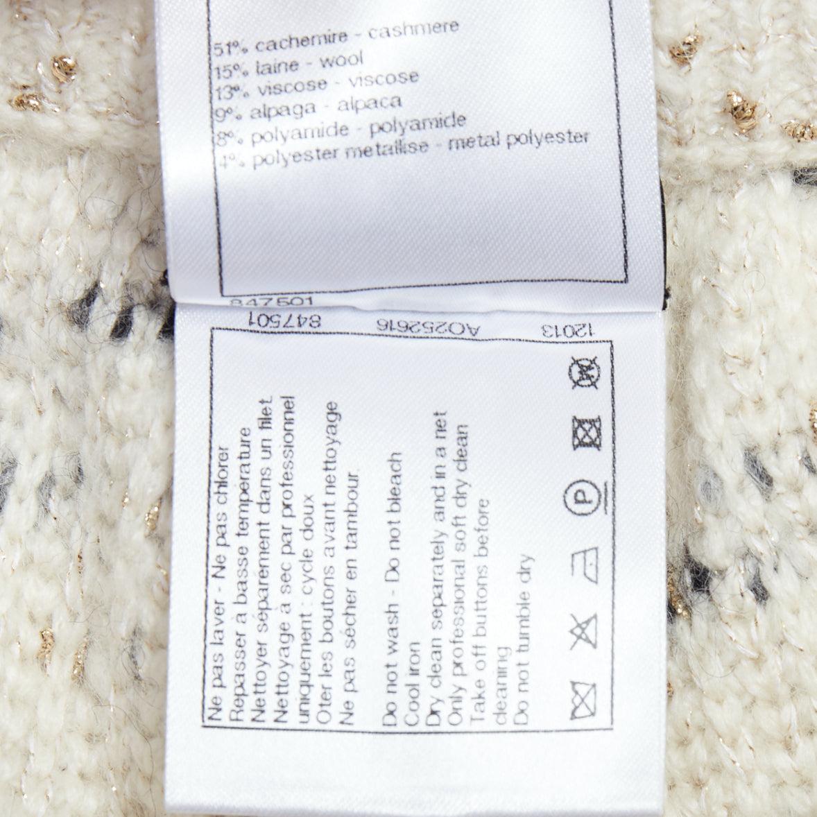 CHANEL 21A Runway cream cashmere wool tweed trim boucle knit shorts FR40 L For Sale 4