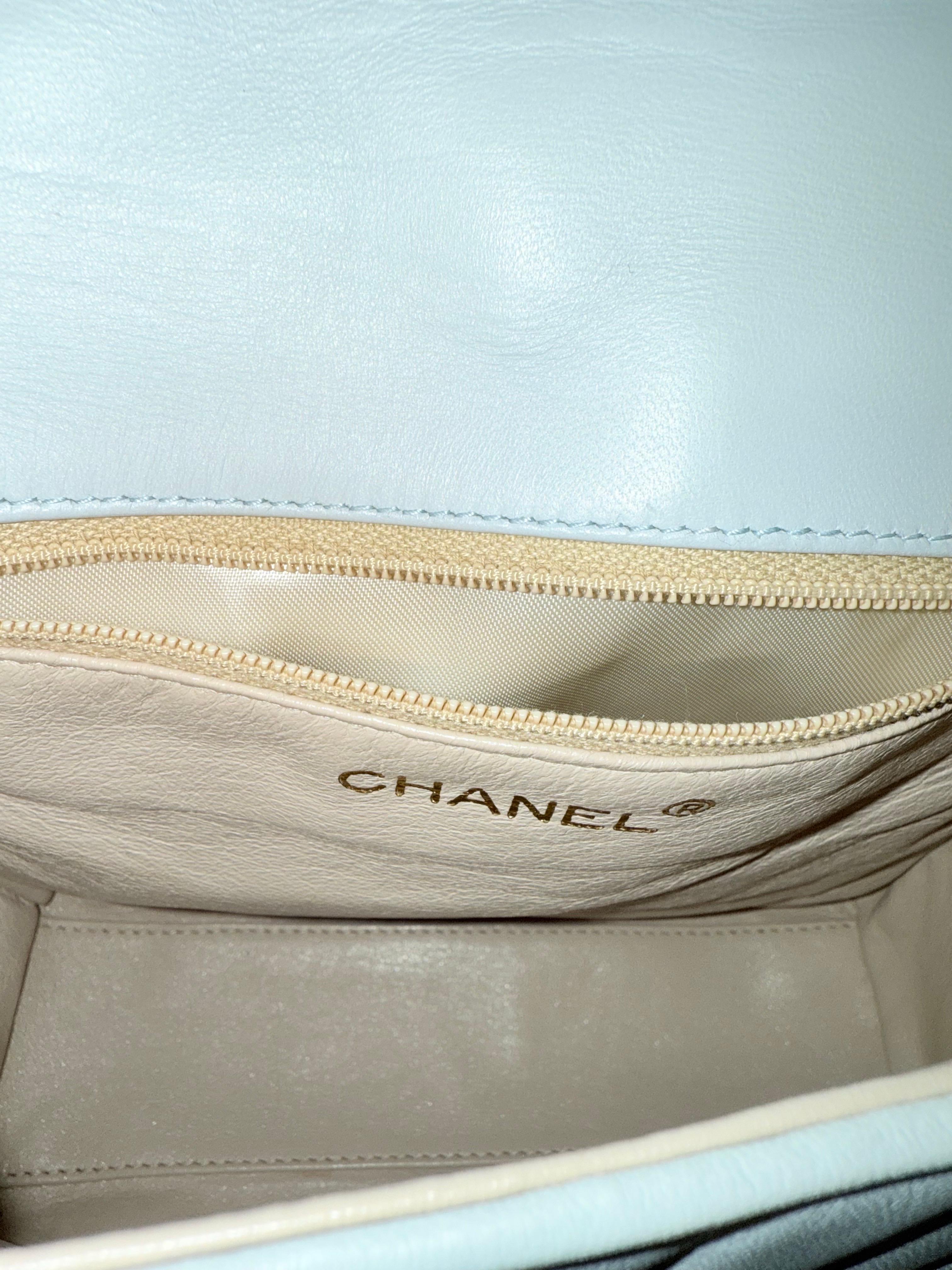 Chanel 21cm light blue chevron lambskin shoulder bag For Sale 14