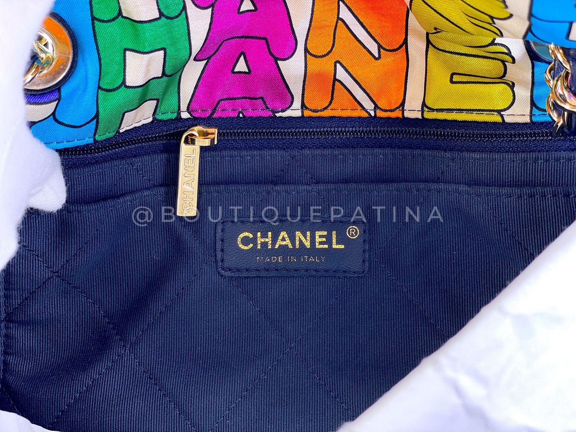 Chanel 21S Regenbogen Buchstaben gesteppt Logo Klappe Tasche GHW 68938 im Angebot 6