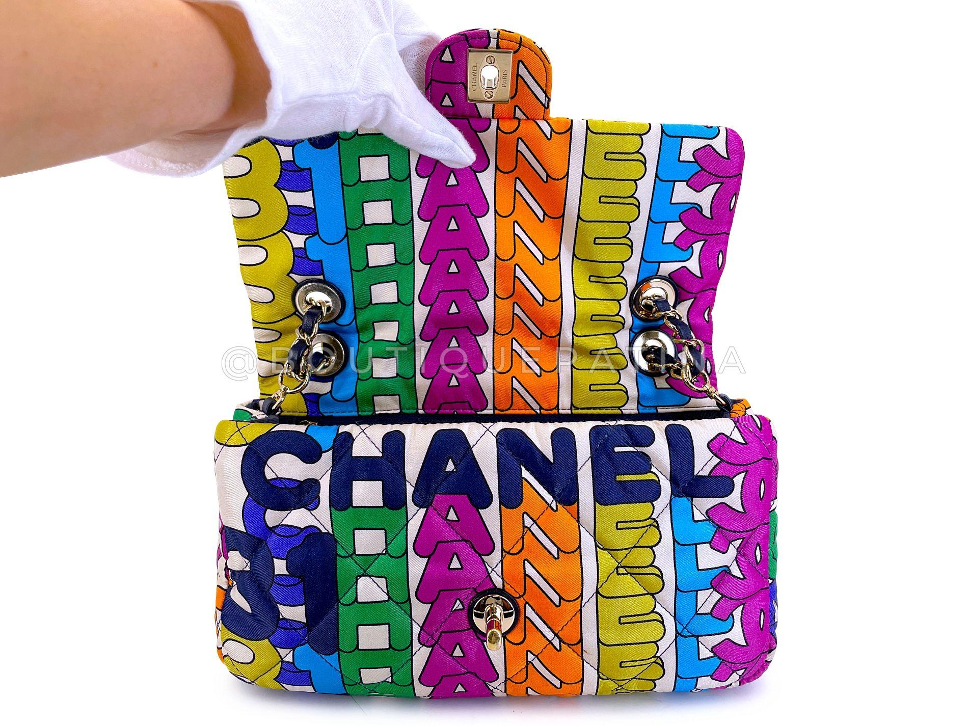 Chanel 21S Regenbogen Buchstaben gesteppt Logo Klappe Tasche GHW 68938 im Angebot 4