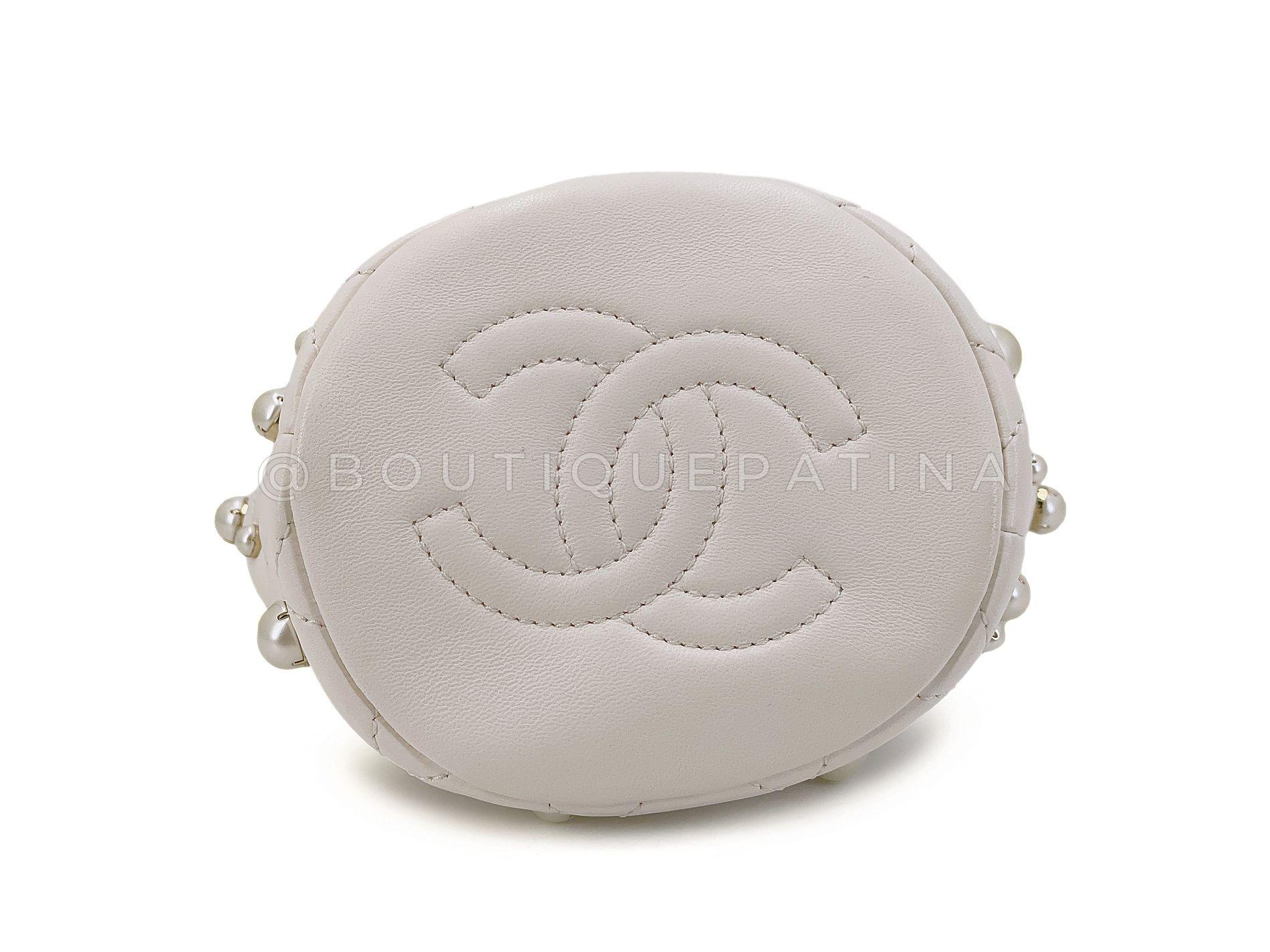 Chanel 21S White Cream About Pearls Bucket Bag Mini  67973 For Sale 2