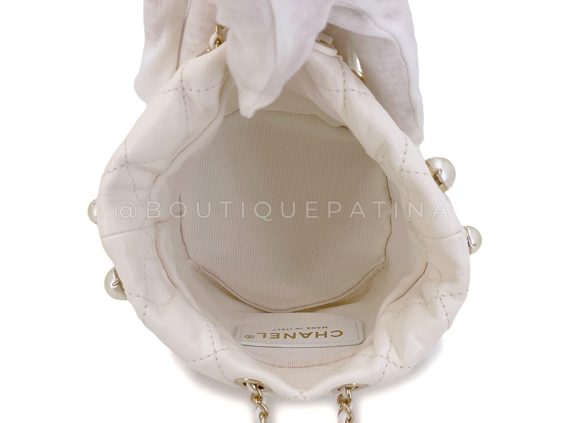 Chanel 21S White Cream About Pearls Bucket Bag Mini  67973 en vente 5