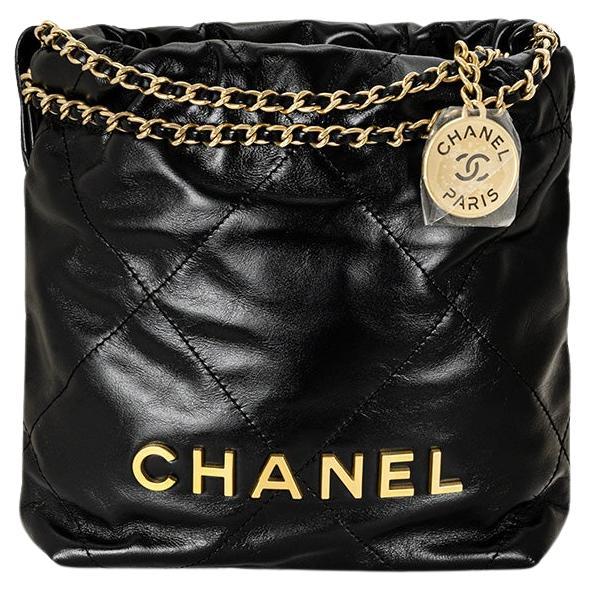 Chanel 22 Mini-Tasche aus glänzendem Kalbsleder im Angebot