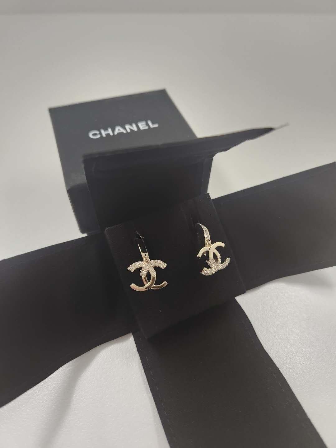 Chanel 22 Runway CC Gold Rhinestones Small Logo Drop Earrings 2