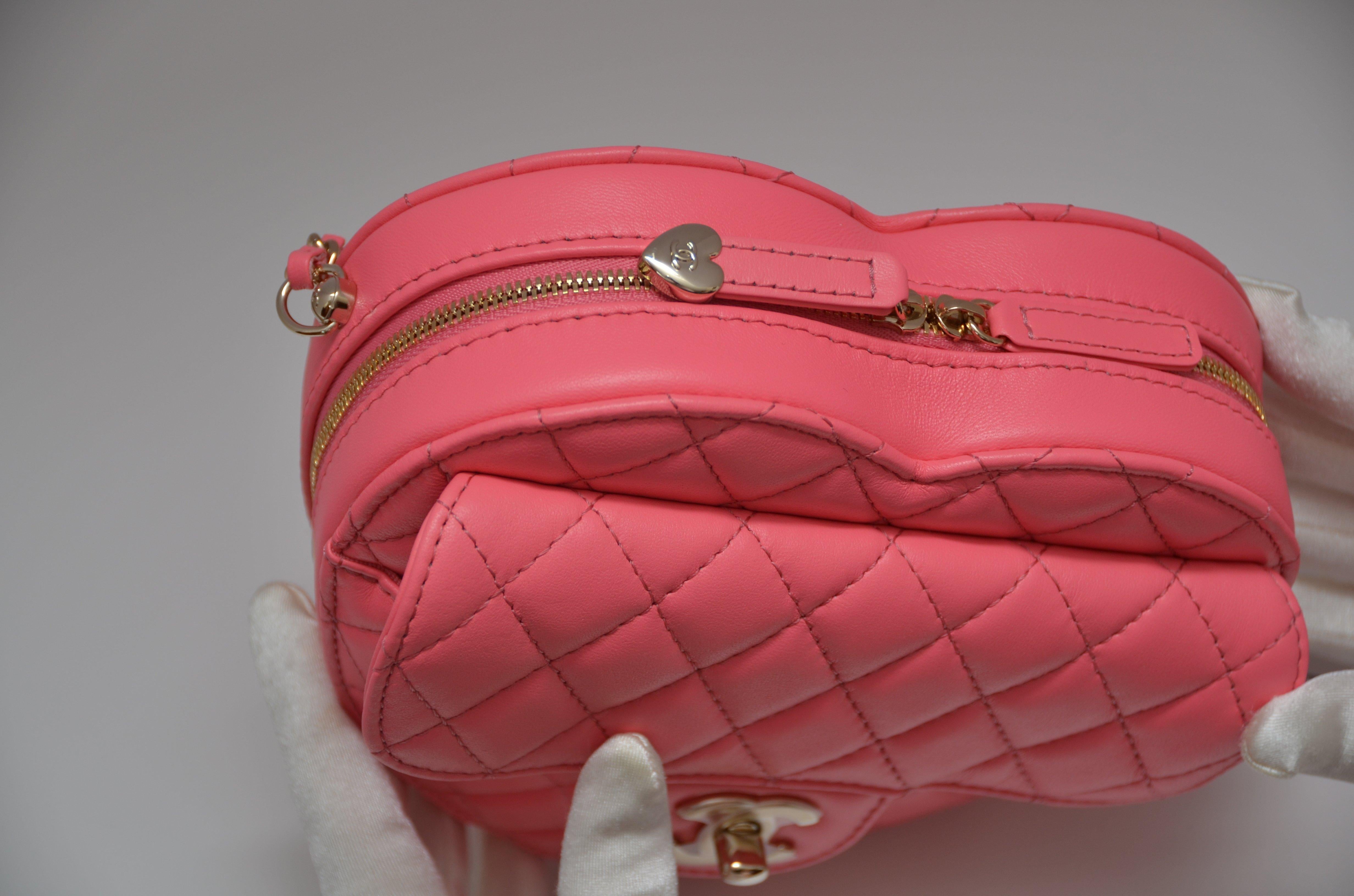 CHANEL '22 RUNWAY Large Lambskin Pink Heart Bag Handbag NEW With Tags 1