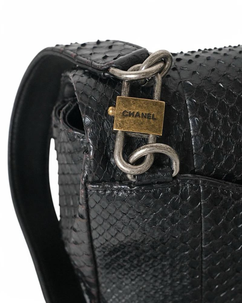 Chanel 22 Timeless Double Chain Black For Sale 8