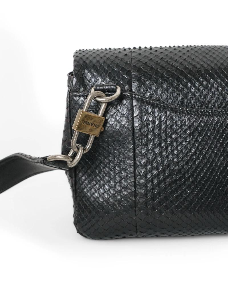 Chanel 22 Timeless Double Chain Black For Sale 9