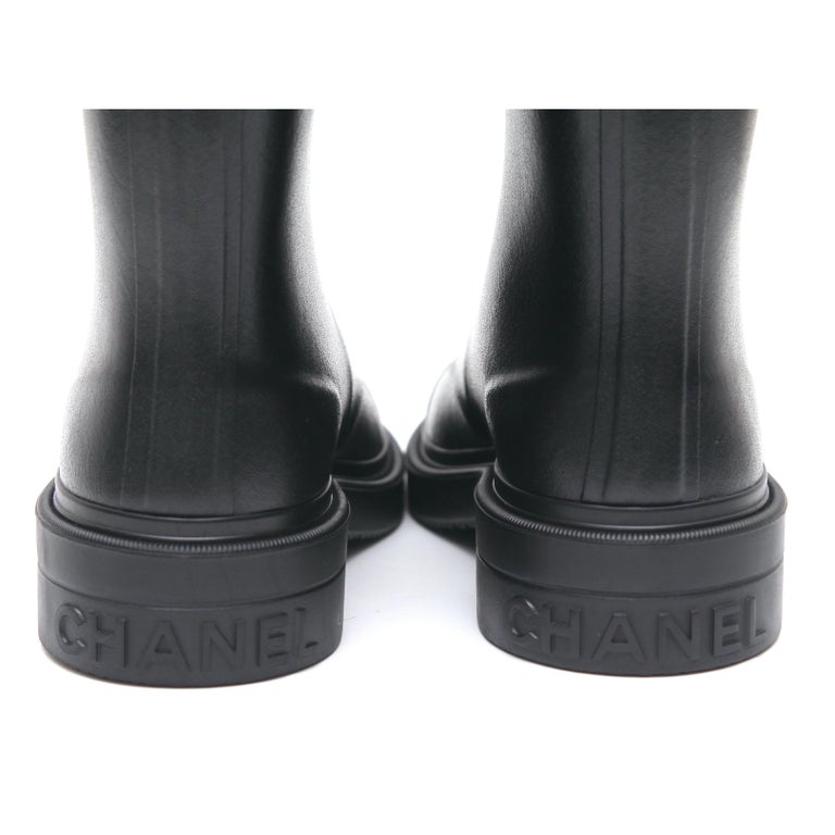 Chanel REV Black White Caoutchouc CC Logo High Pull On Rubber Rain Boots 40