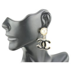 Chanel 22a Black x Gold Jumbo CC Pearl Dangle Drop Earrings Pierce70ck615s