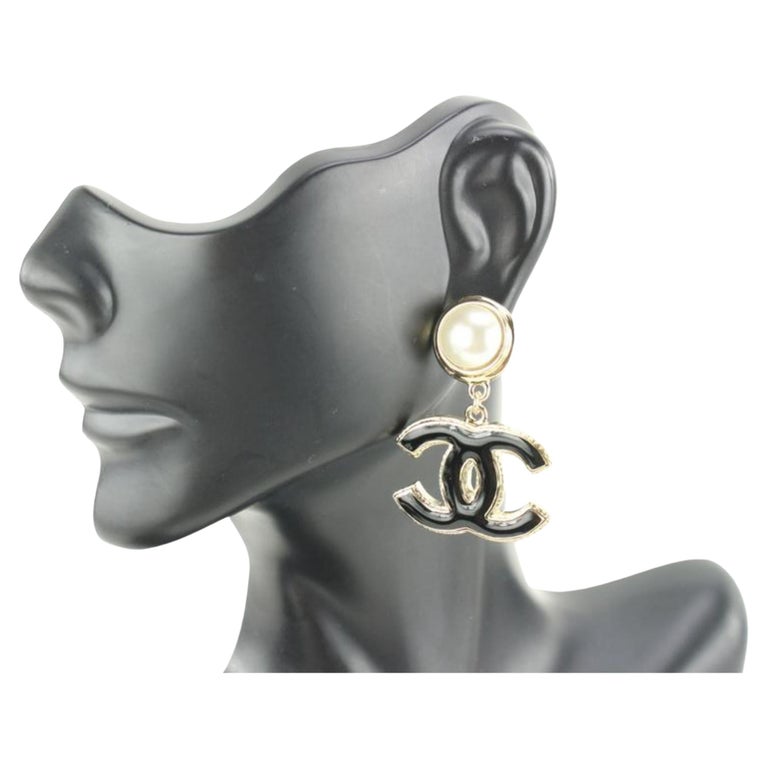 Chanel 22a Black x Gold Jumbo CC Pearl Dangle Drop Earrings Pierce70ck615s  at 1stDibs