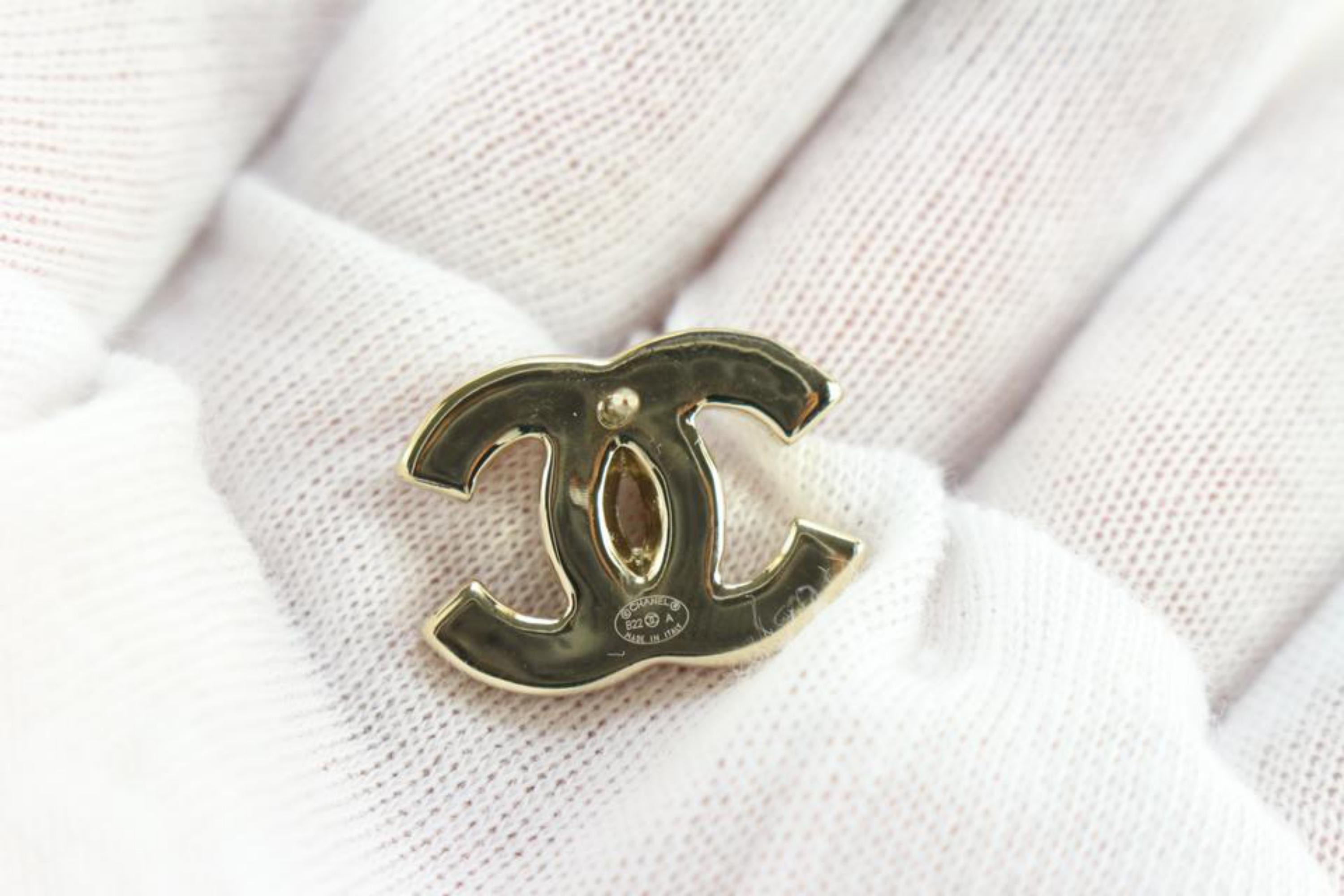Women's Chanel 22a White x Gold CC Logo Pierce Earrings 83cz629s