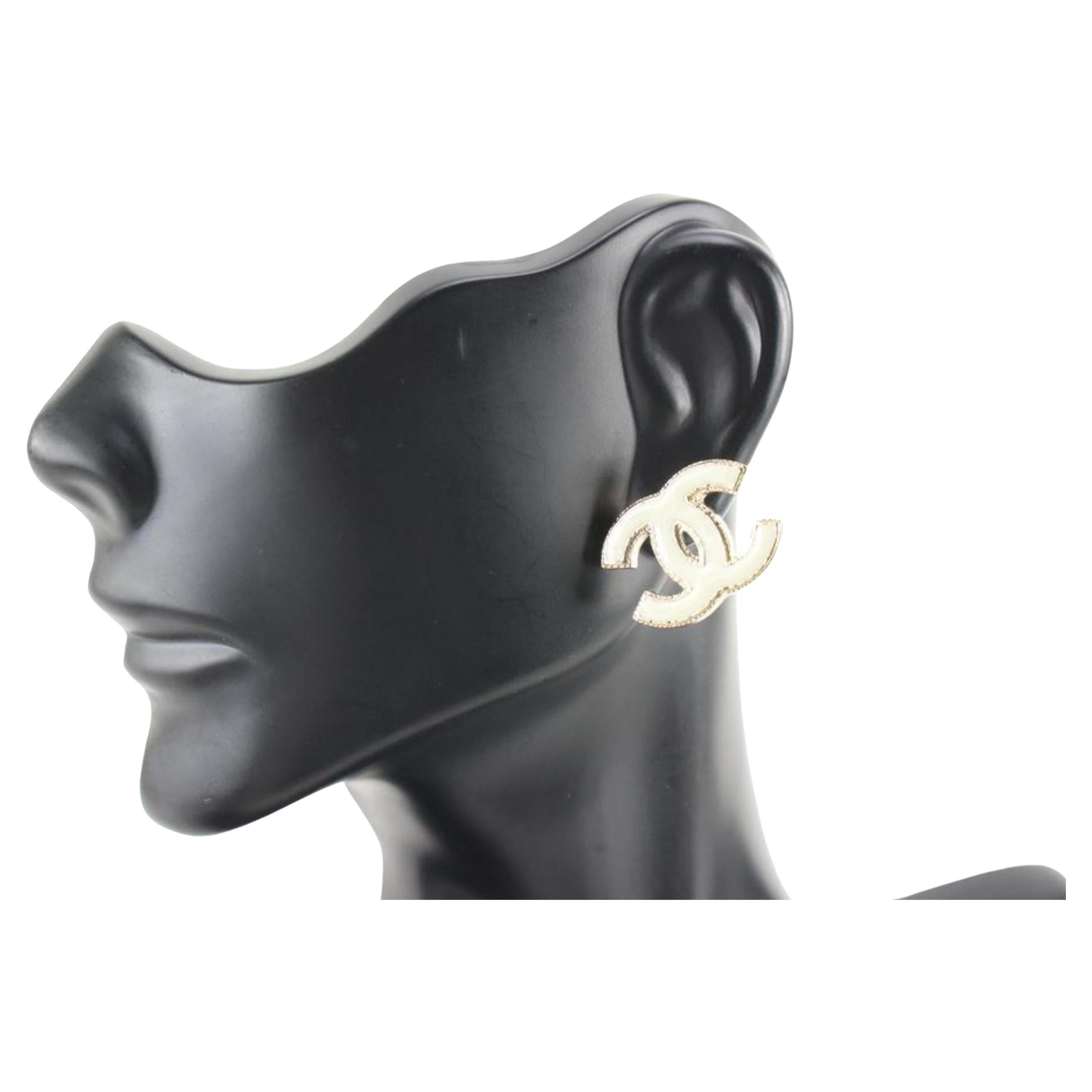 Chanel 22a White x Gold CC Logo Pierce Earrings 83cz629s