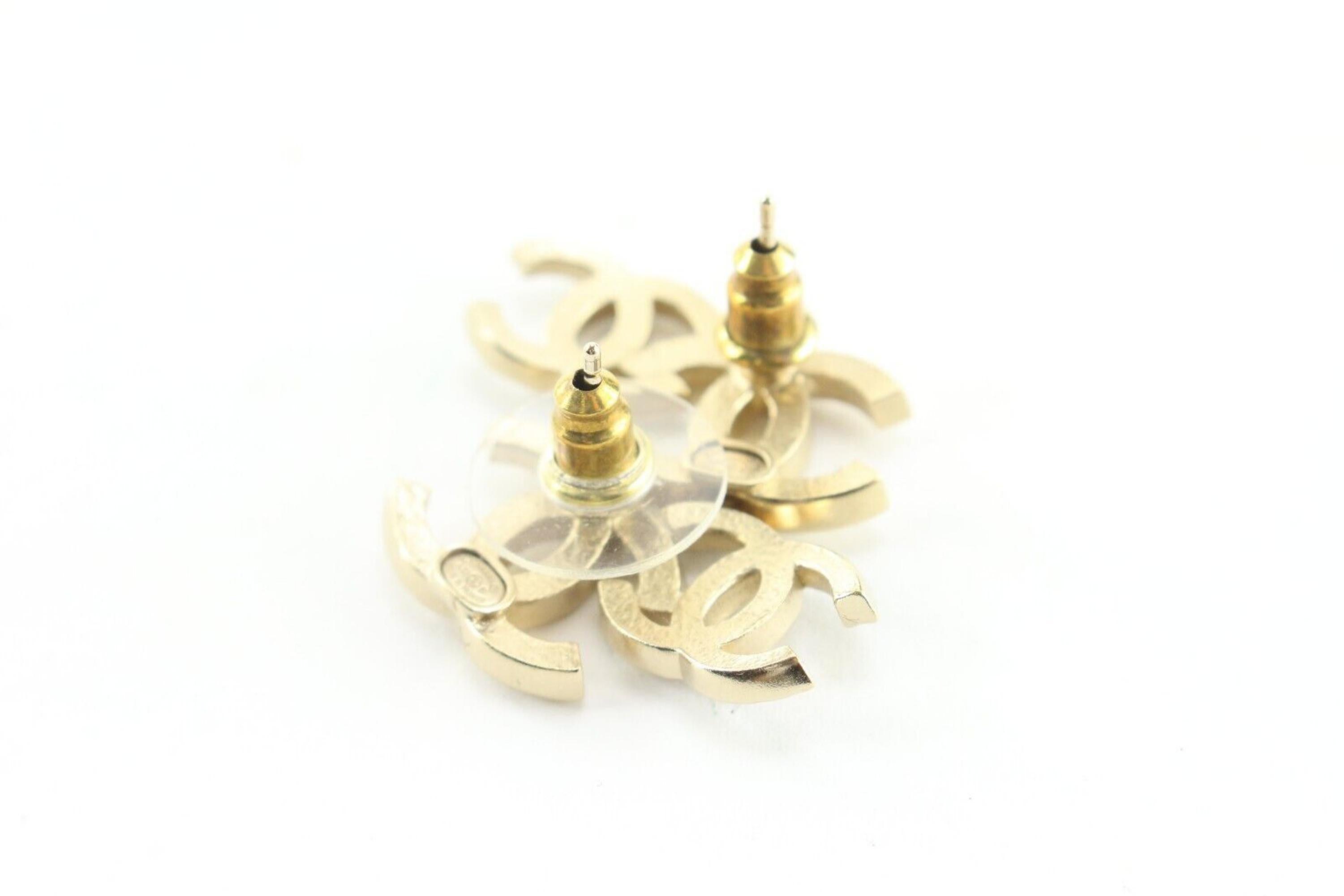 Chanel 22B Double CC Logo-Perlen-Ohrringe aus Kristall in Schwarz und Gold 2CK0509 (Beige) im Angebot