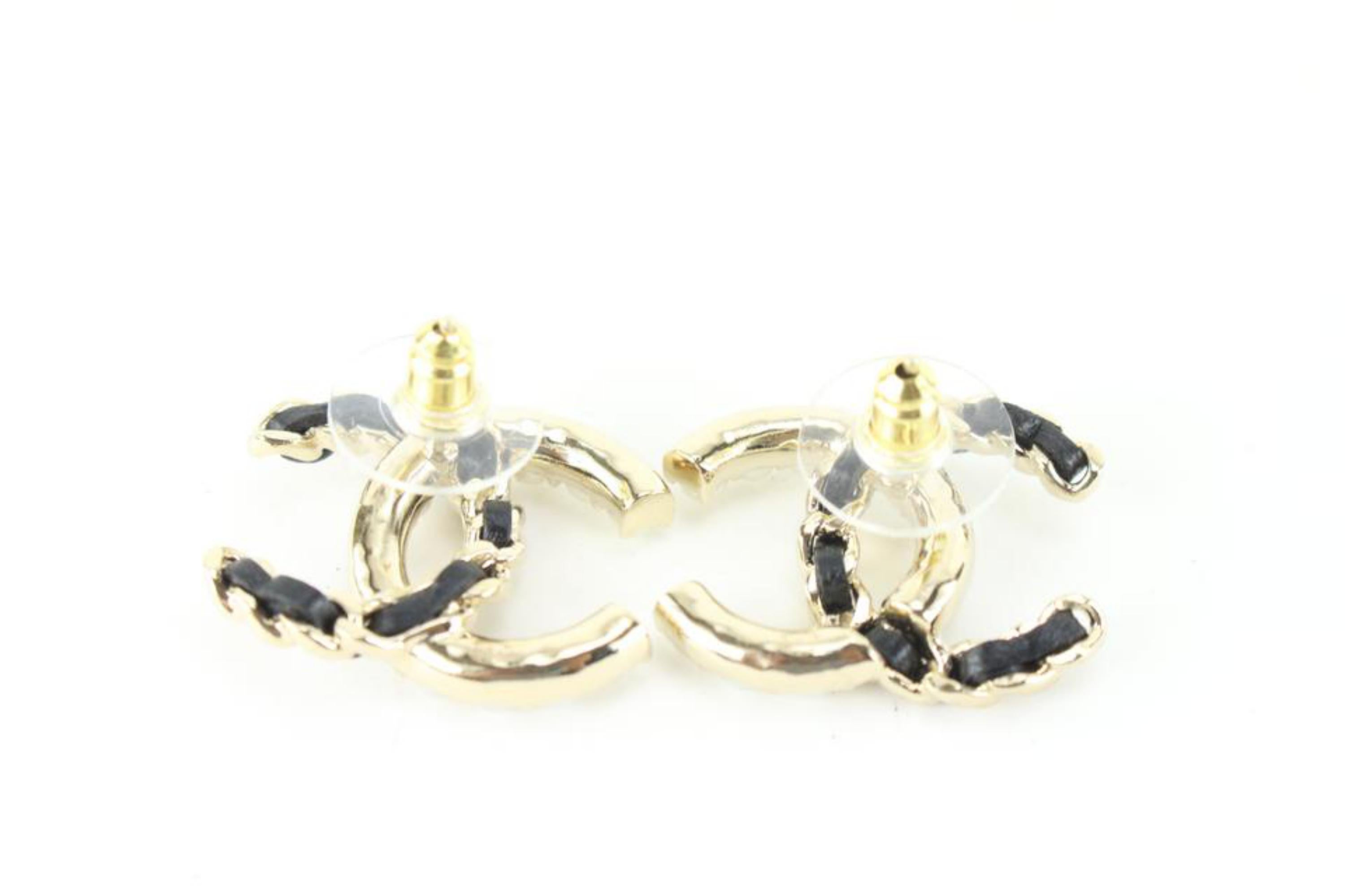 Chanel 22B Pearl x Black Crystal CC Logo Pierce Earrings 81ck727s In New Condition In Dix hills, NY