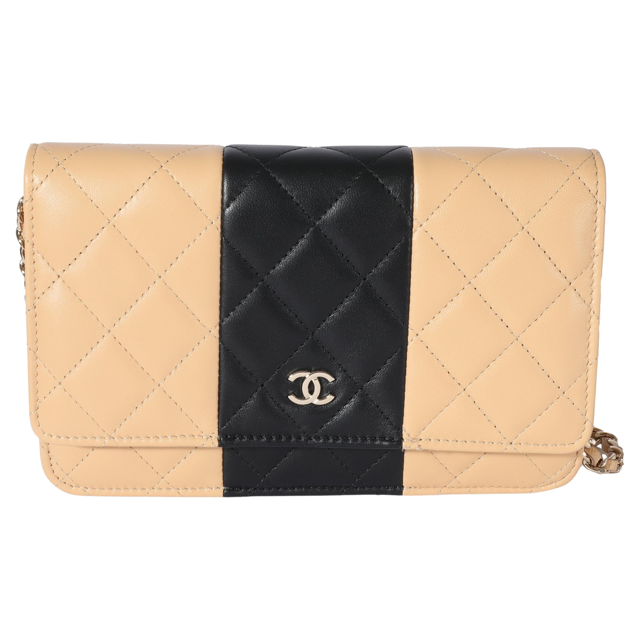 Chanel 22C Beige Black Lambskin Wallet On Chain For Sale at 1stDibs