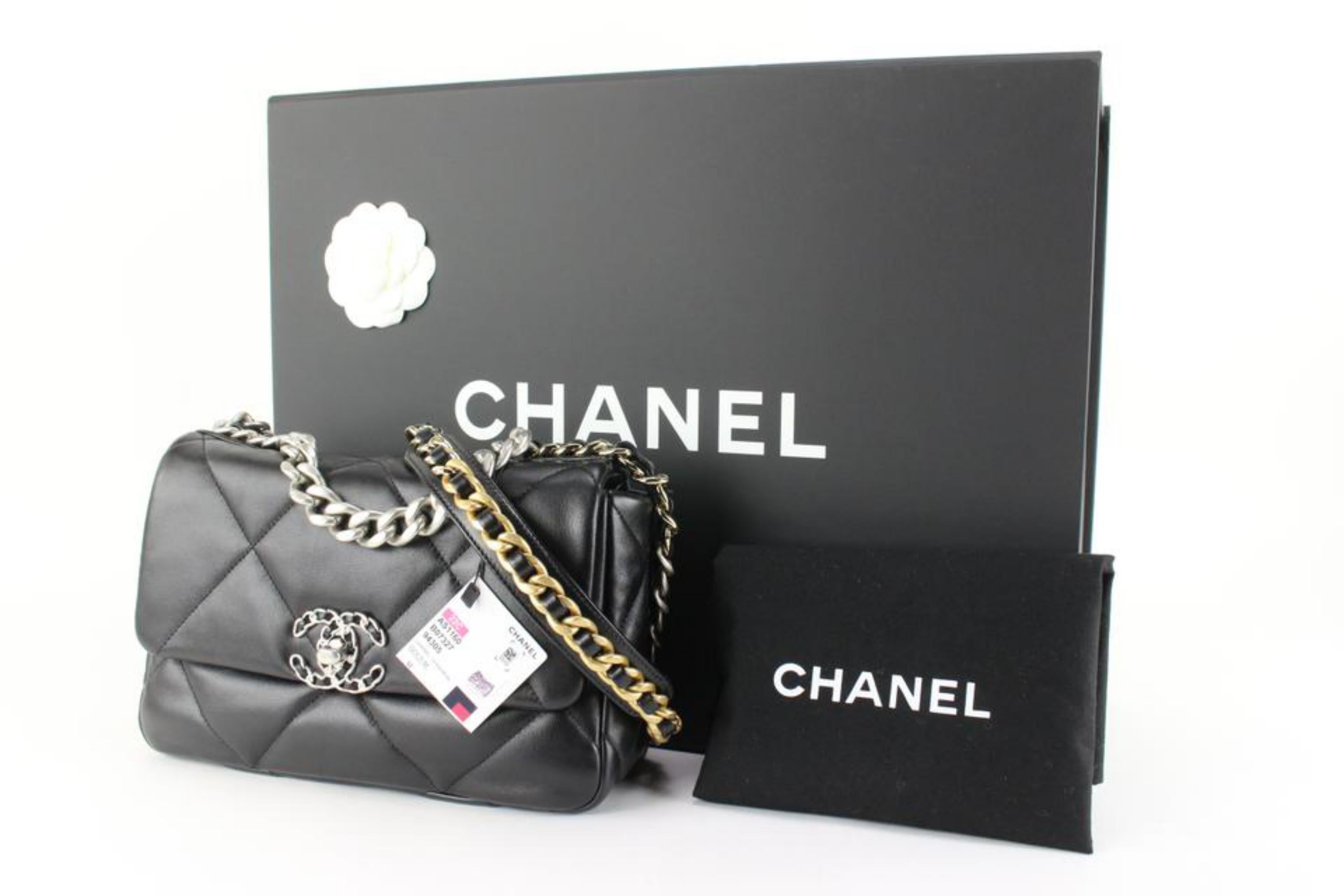 Chanel 22C Black Quilted Lambskin Medium 19 Flap 64cc725s 7