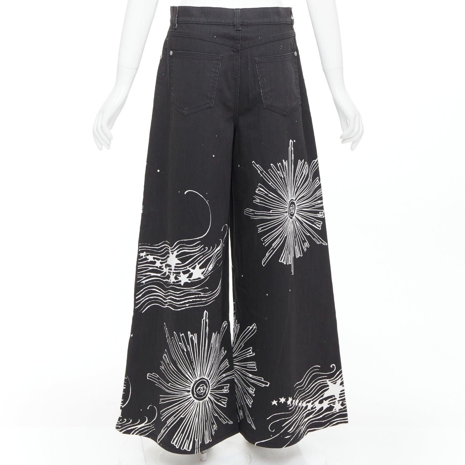 Women's CHANEL 22C black white CC horoscope star print wide leg jeans FR40 L For Sale