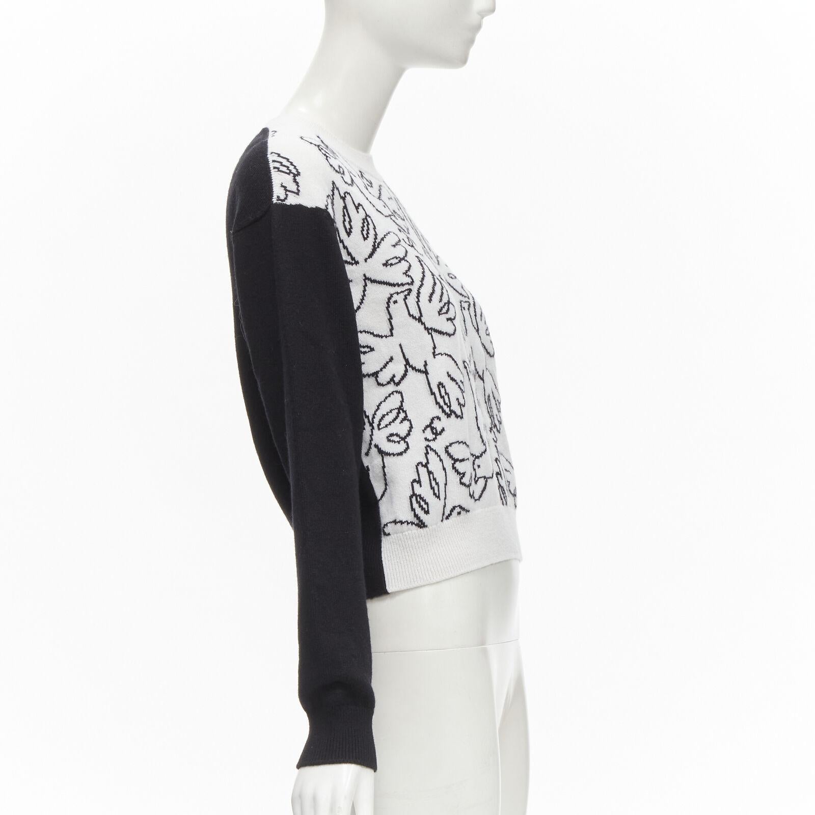 CHANEL 22C cashmere black white Dove bird CC pullover sweater FR34 XS In Excellent Condition For Sale In Hong Kong, NT