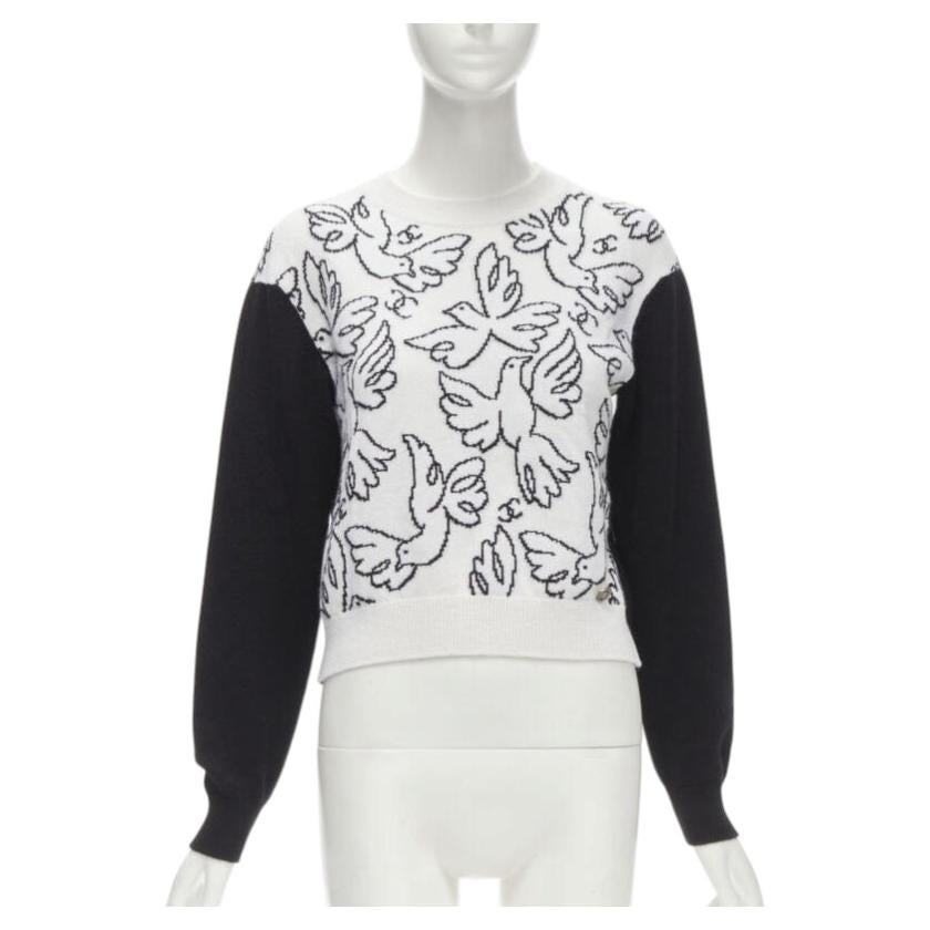 CHANEL 22C cashmere black white Dove bird CC pullover sweater FR34 XS For Sale