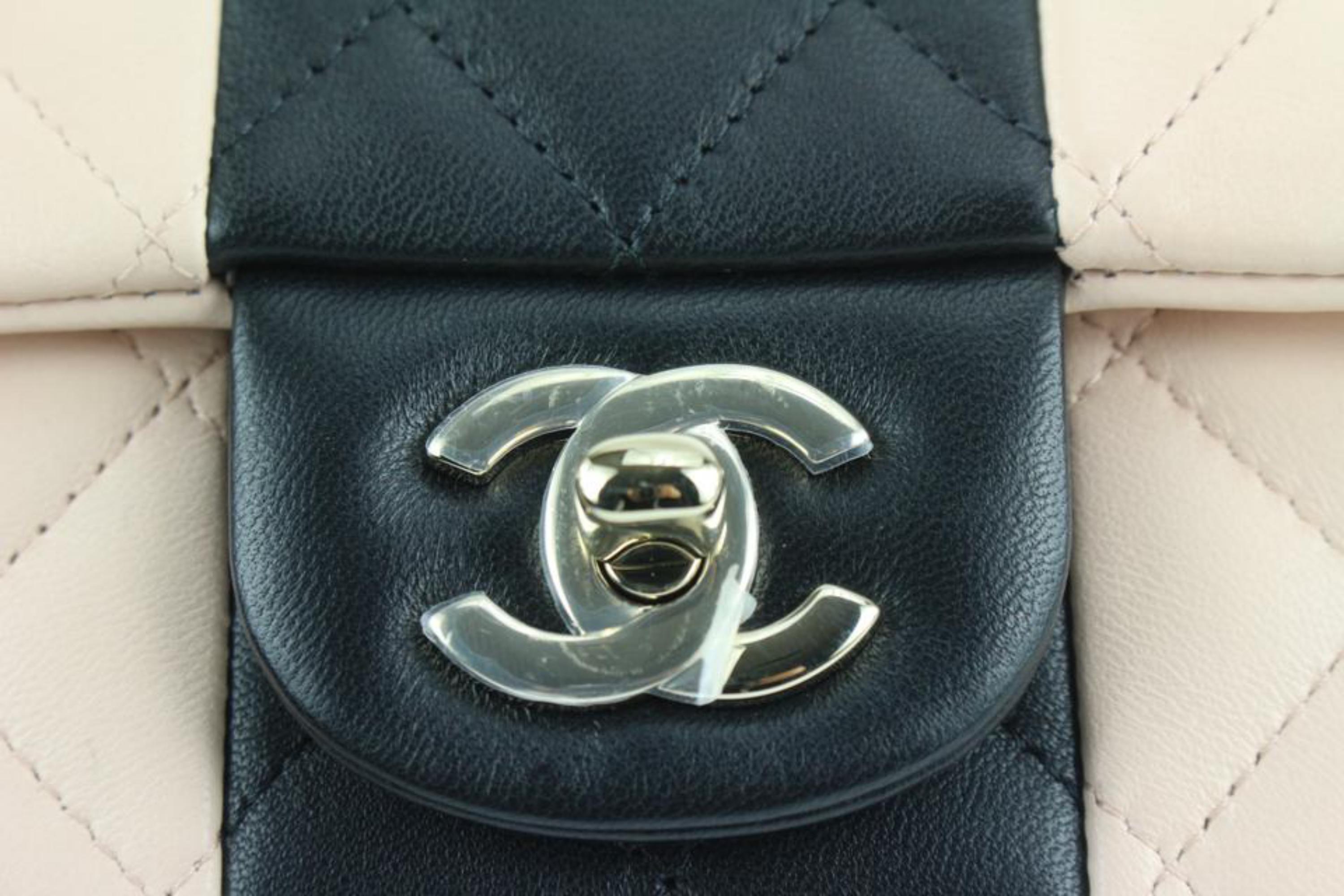 Chanel 22C Light Beige Black Lambskin Mini Square Classic Flap 112ca24 For Sale 4