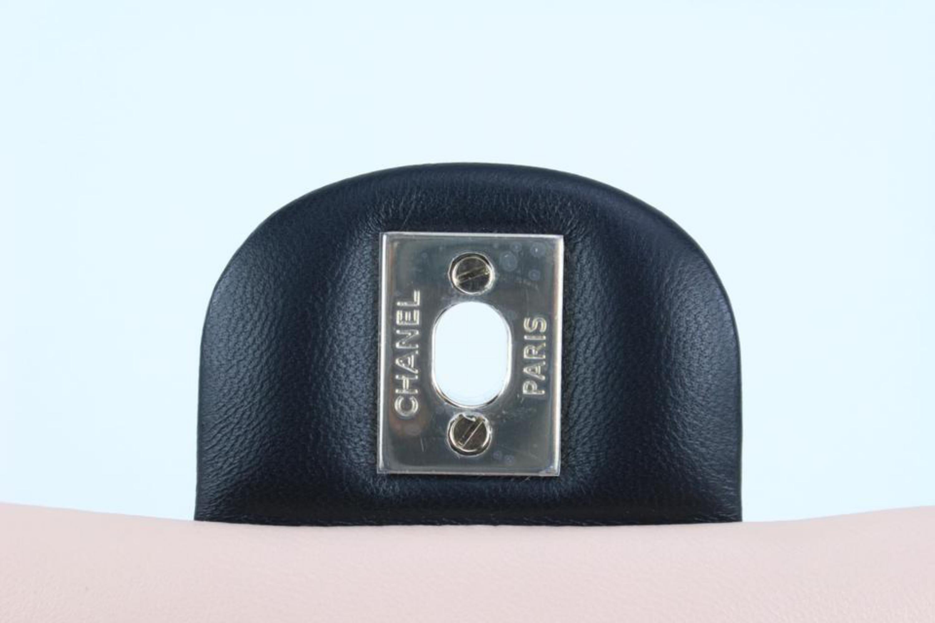 Women's Chanel 22C Light Beige Black Lambskin Mini Square Classic Flap 112ca24 For Sale
