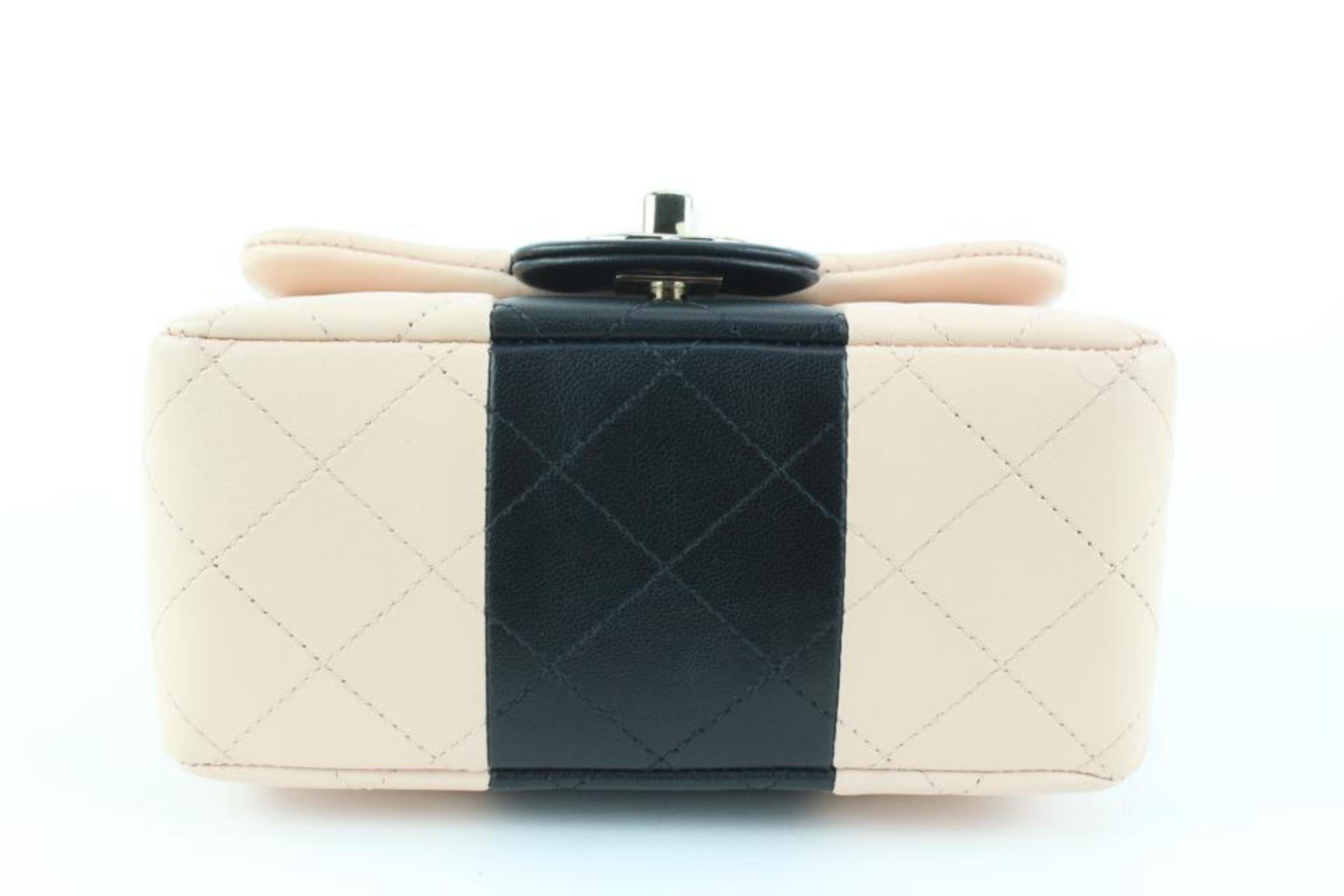 Chanel 22C Light Beige Black Lambskin Mini Square Classic Flap 112ca24 For Sale 1