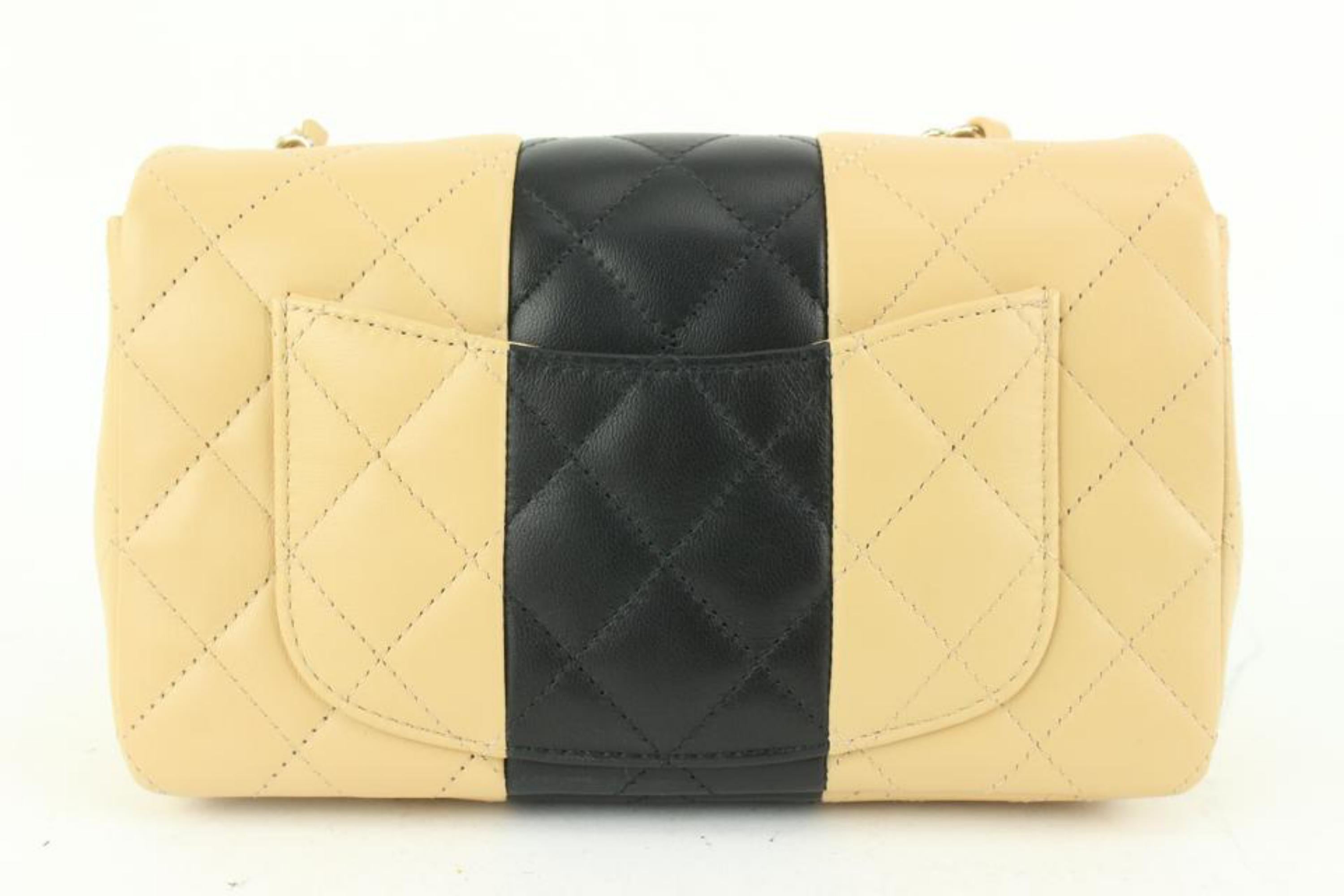 Chanel 22C Seltene Bicolor Beige Schwarze gesteppte Lammfell Mini Classic Flap 111ca4 5