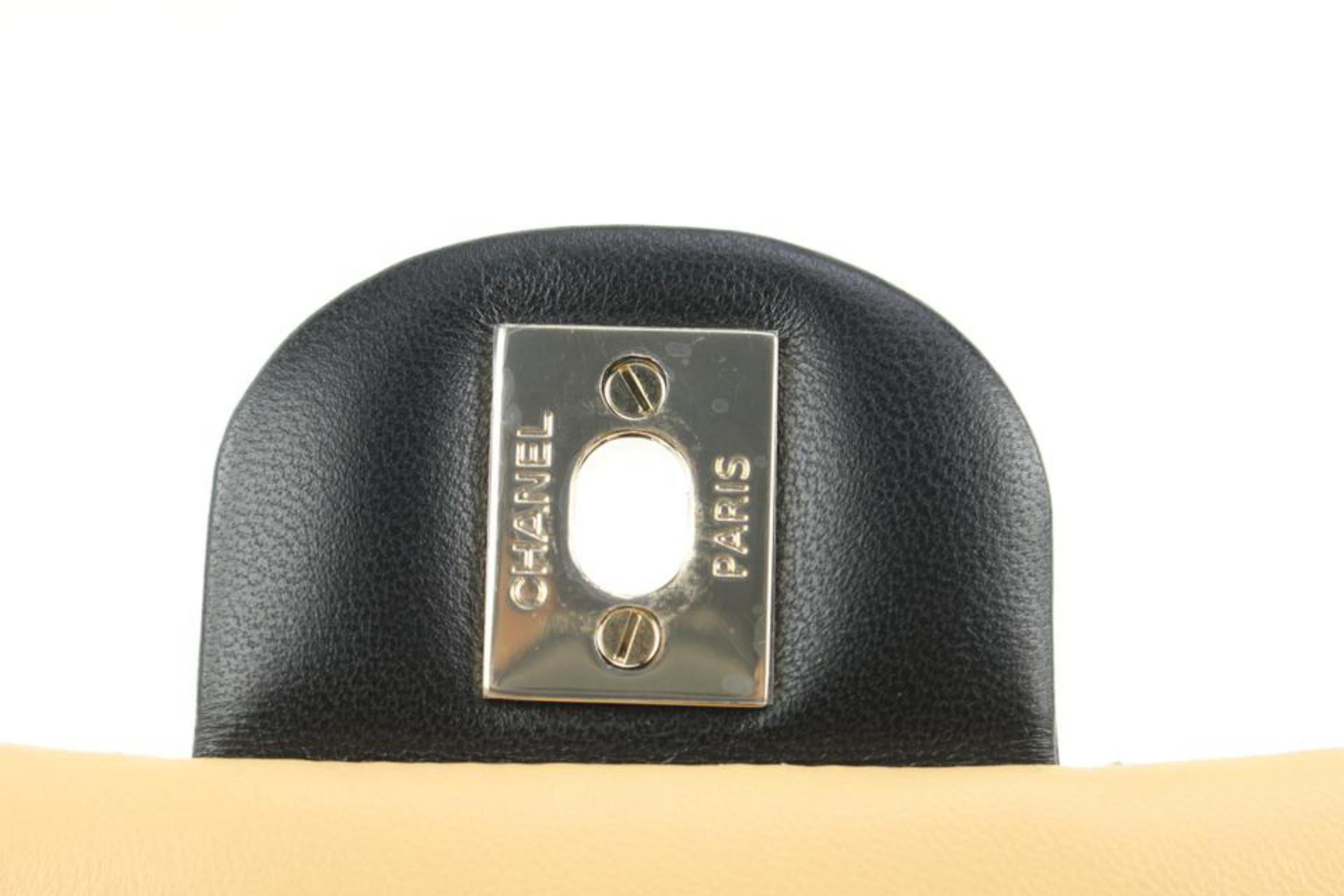 Chanel 22C Seltene Bicolor Beige Schwarze gesteppte Lammfell Mini Classic Flap 111ca4 (Orange)