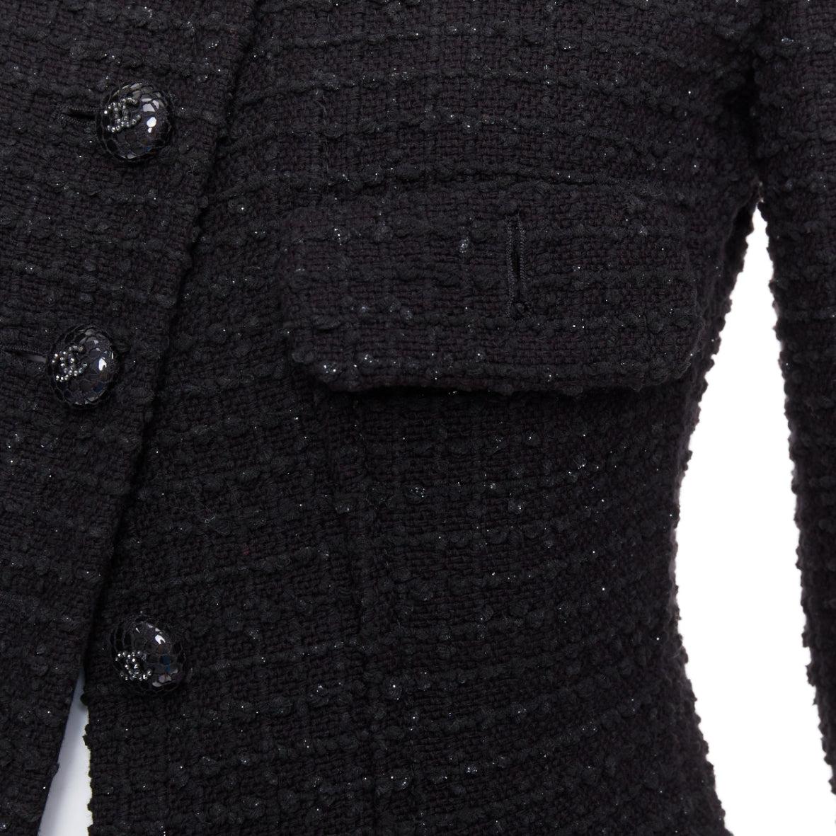 Chanel 22C Giacca lunga 4 tasche in tweed nero con frange FR36 S in vendita 3