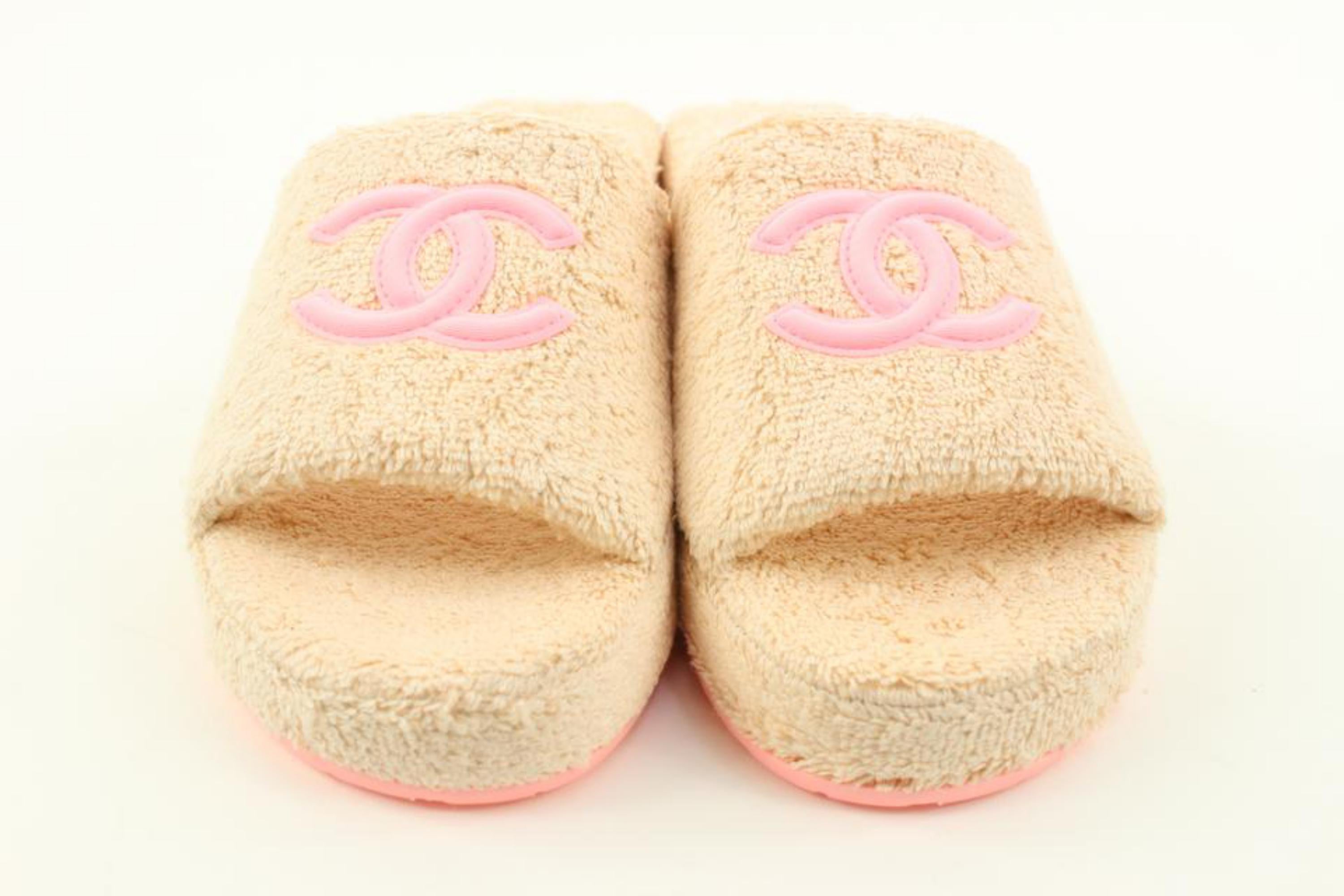 Chanel 22C Size 38 Pink Terry Cloth Wedge Sandal CC Mule Slides 11ck228s 3