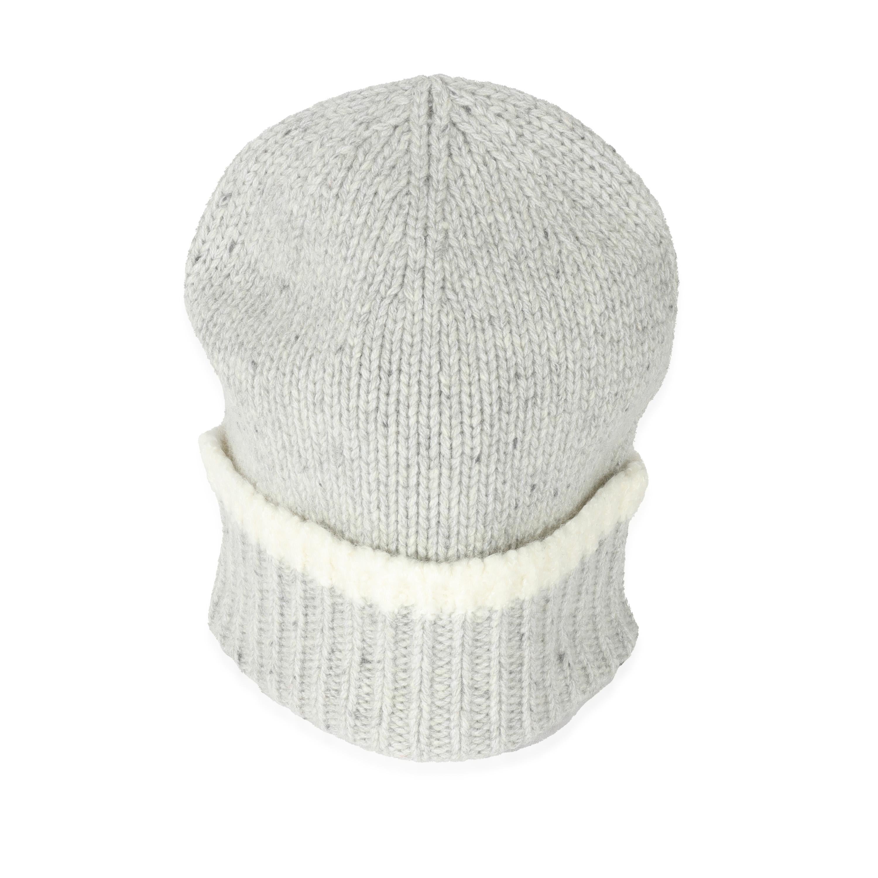 Chanel 22K Grey Cashmere CC Beanie In Excellent Condition For Sale In New York, NY