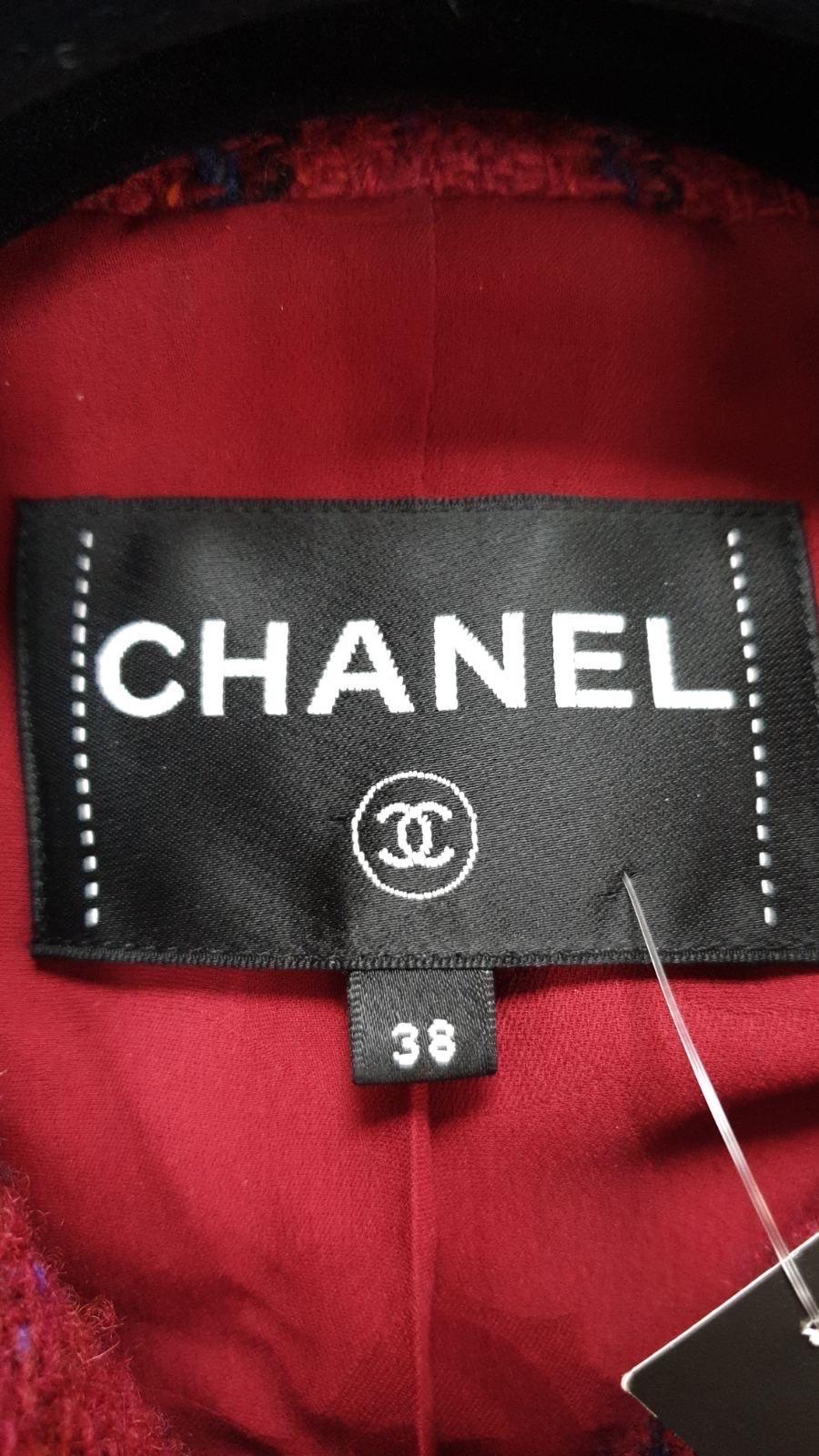 Chanel 22K Runway Tweed Jacket For Sale 3