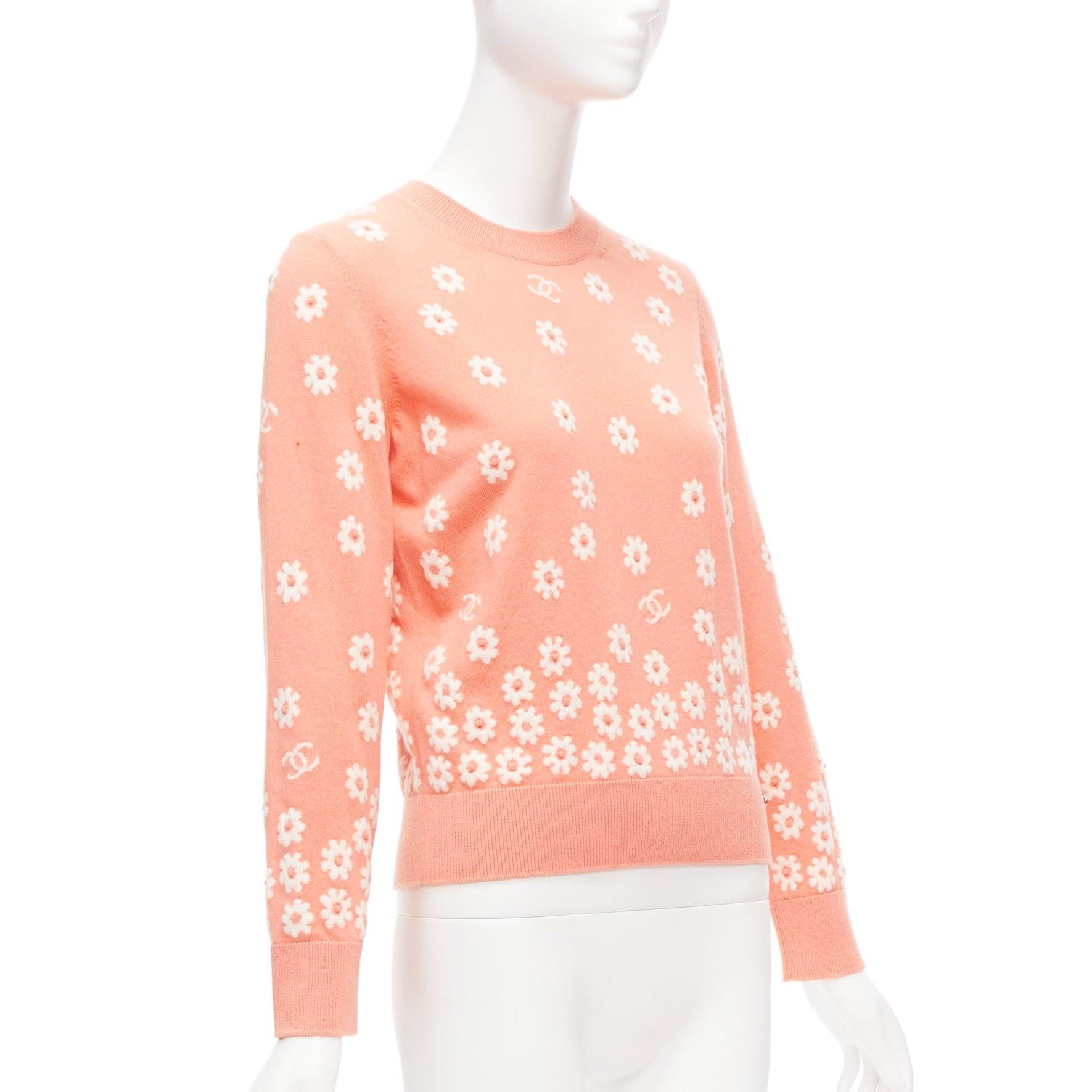 CHANEL 22P peach cashmere blend floral CC knitted pullover sweater FR34
Reference: AAWC/A00661
Brand: Chanel
Designer: Virginie Viard
Collection: 22P
Material: Cashmere, Blend
Color: Peach
Pattern: Floral
Extra Details: Crew neck. CC and floral