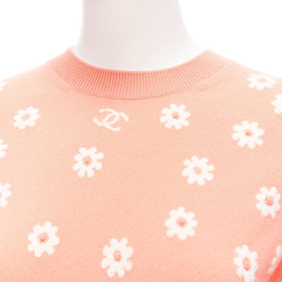 CHANEL 22P peach cashmere blend floral CC knitted pullover sweater FR34 For Sale 3