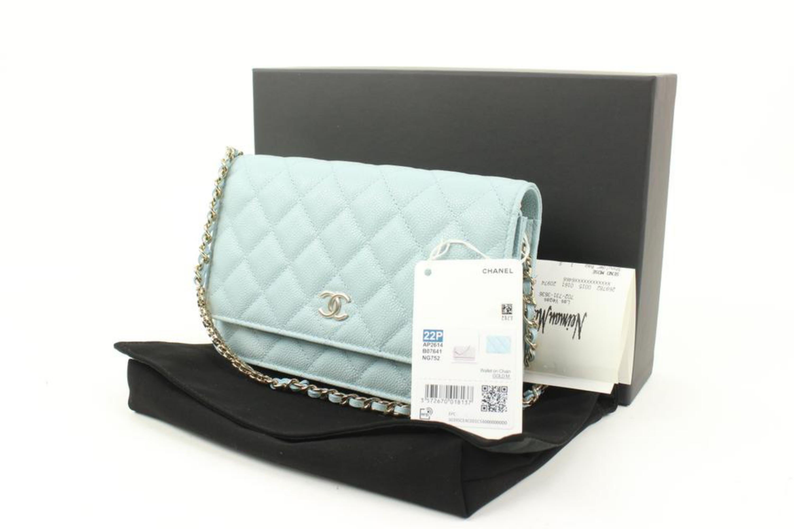 Chanel 22P Seafoam Blue Quilted Caviar Leather Wallet on Chain WOC S126ca48
Date Code/Serial Number: AEJULXLJ
Made In: Italy
Measurements: Length:  7.5