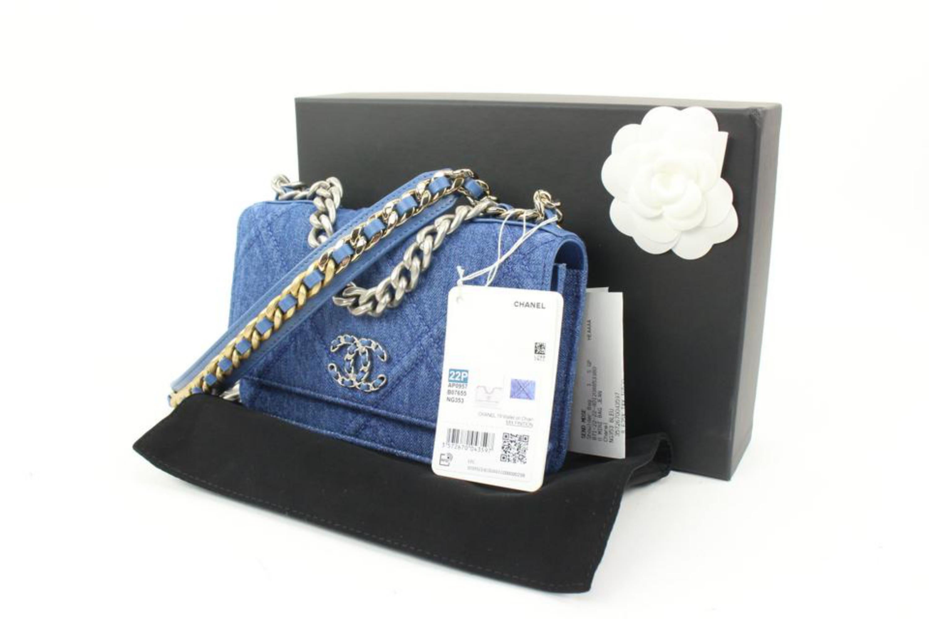 Chanel 22P Silver Gold Quilted Denim Wallet on Chain 19 Flap WOC  18ca127s
Date Code/Serial Number: L788JNLL
Made In: Italy
Measurements: Length:  7.5