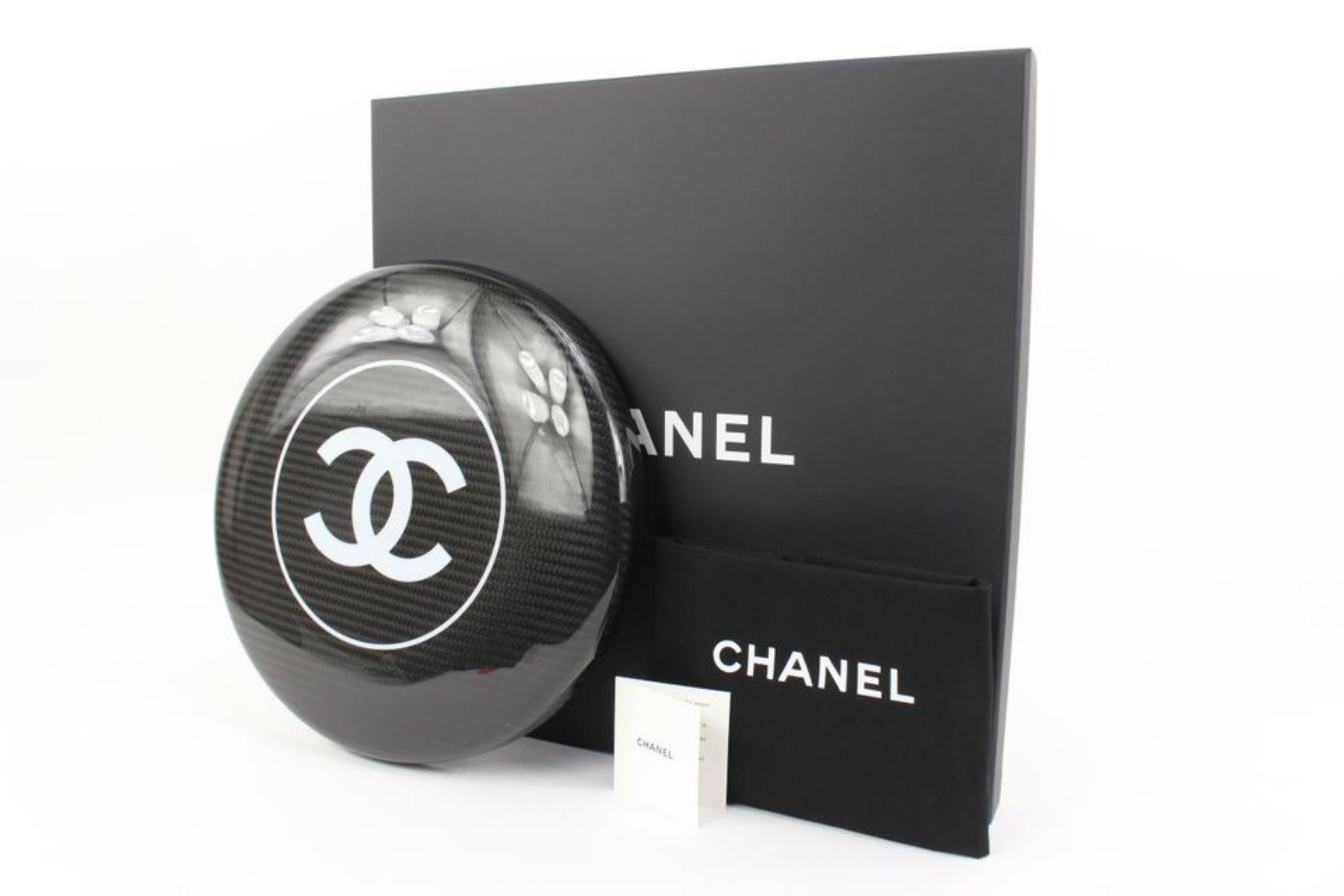 Chanel 22S Schwarzer Kohlenstofffaser CC Logo Frisbee Disc  34ck311s im Angebot 8