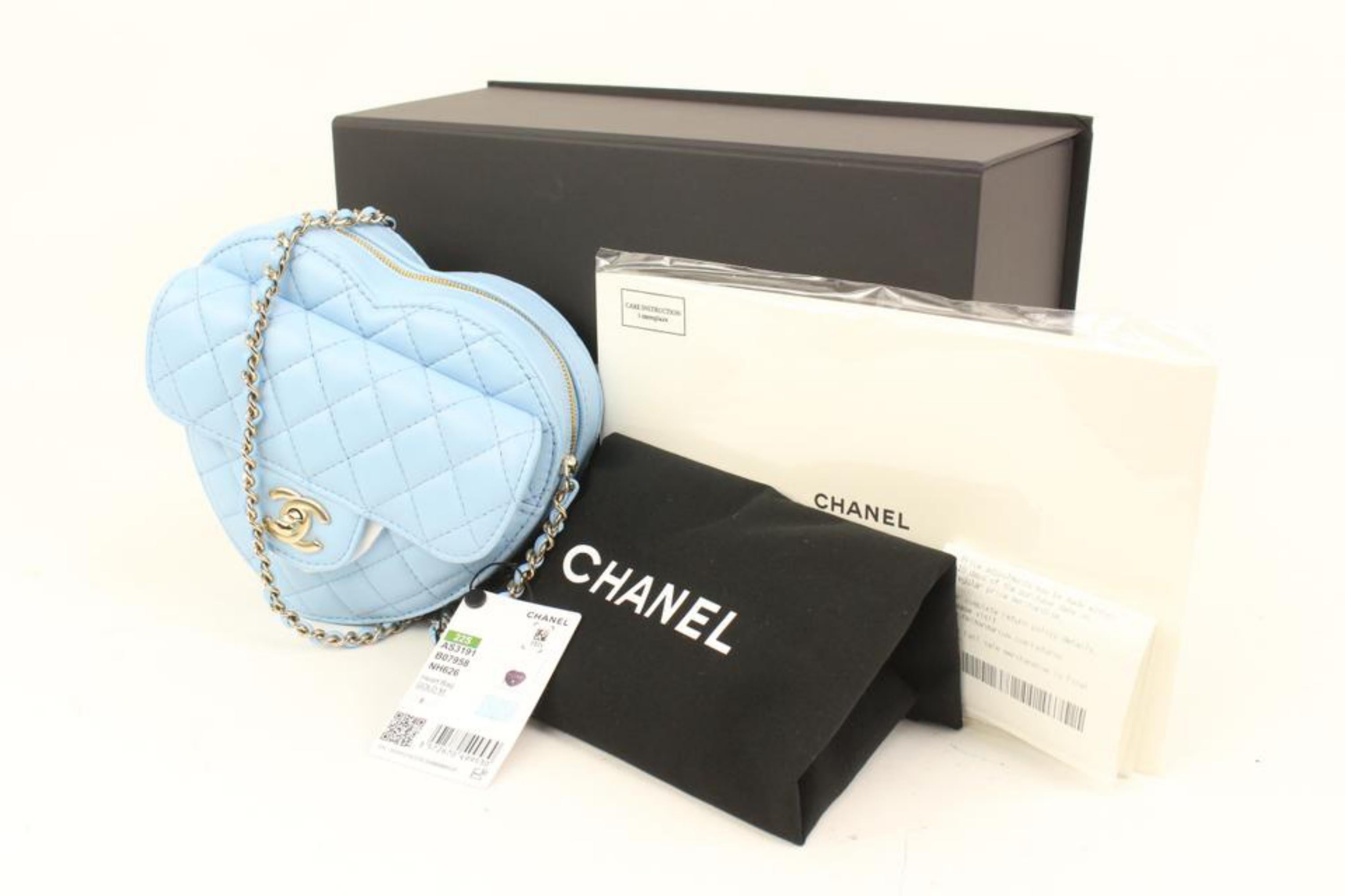 Chanel 22s Blau Gestepptes Lammfell CC in Love Große Herz Tasche GHW 10cz426s
Datum Code/Seriennummer: KNHLPN6A
Hergestellt in: Frankreich
Maße: Länge:  7
