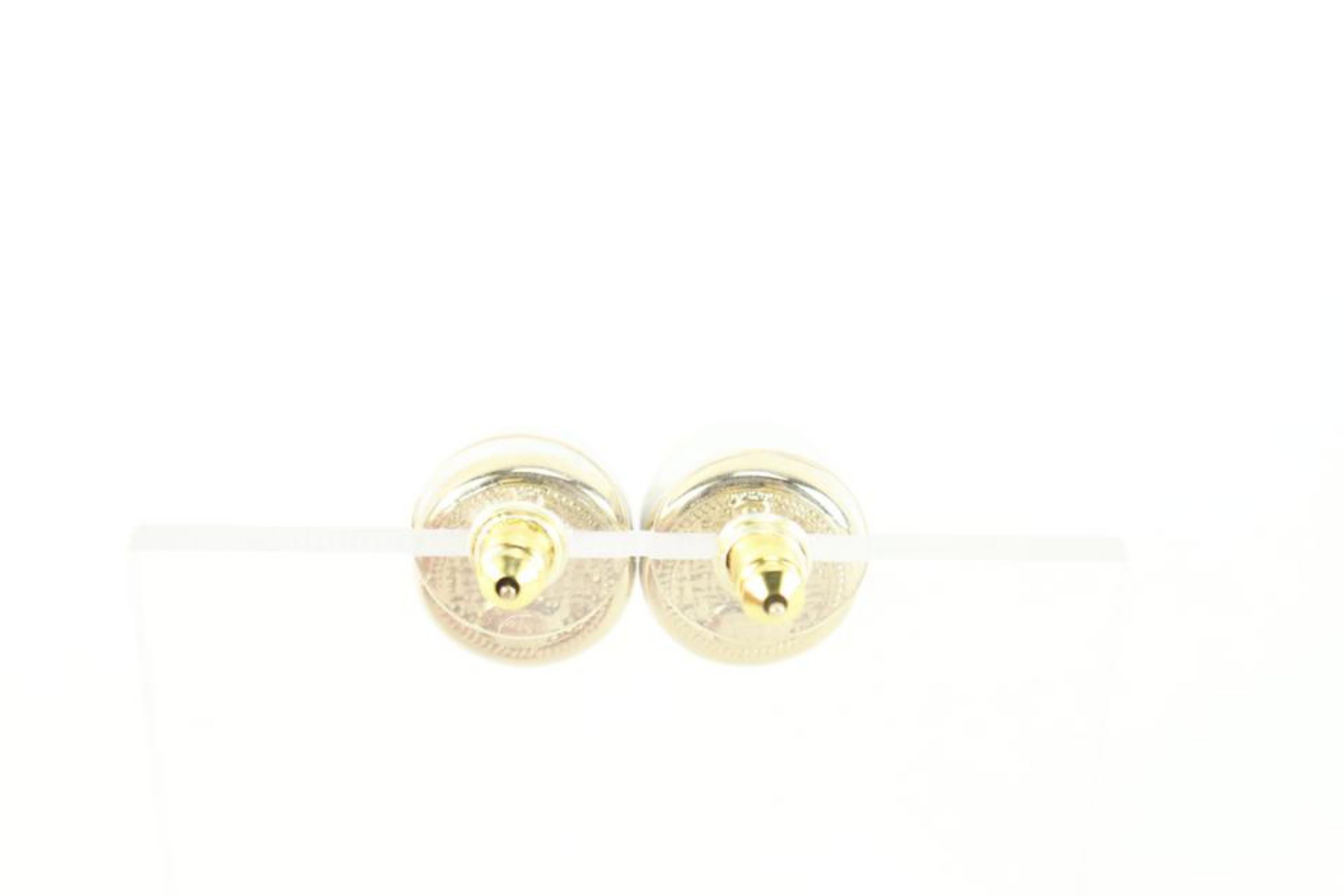 Chanel 22S Gold x Pearl CC Crystal Earrings 26cz510s In New Condition For Sale In Dix hills, NY