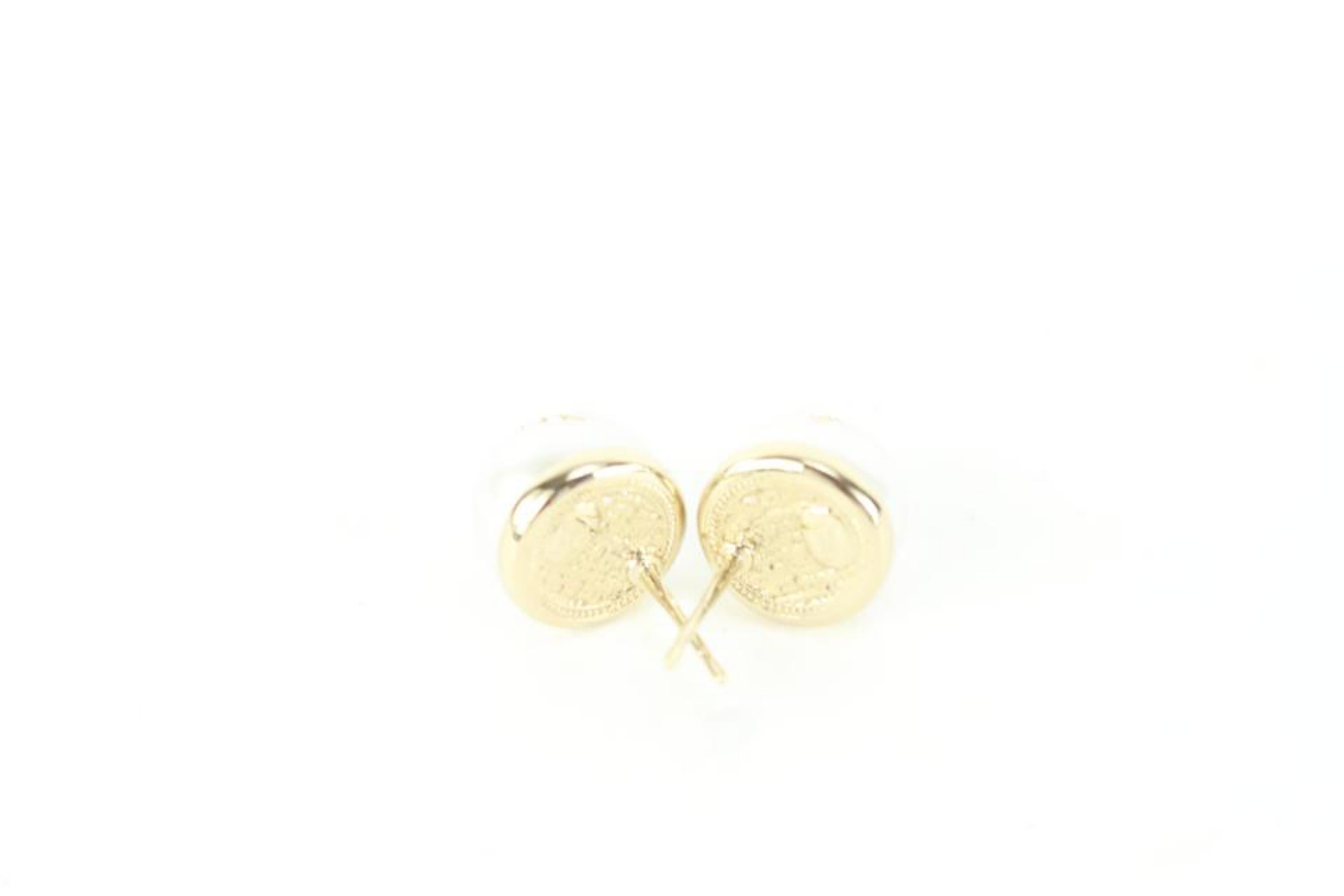 Women's Chanel 22S Gold x Pearl CC Crystal Earrings 26cz510s For Sale