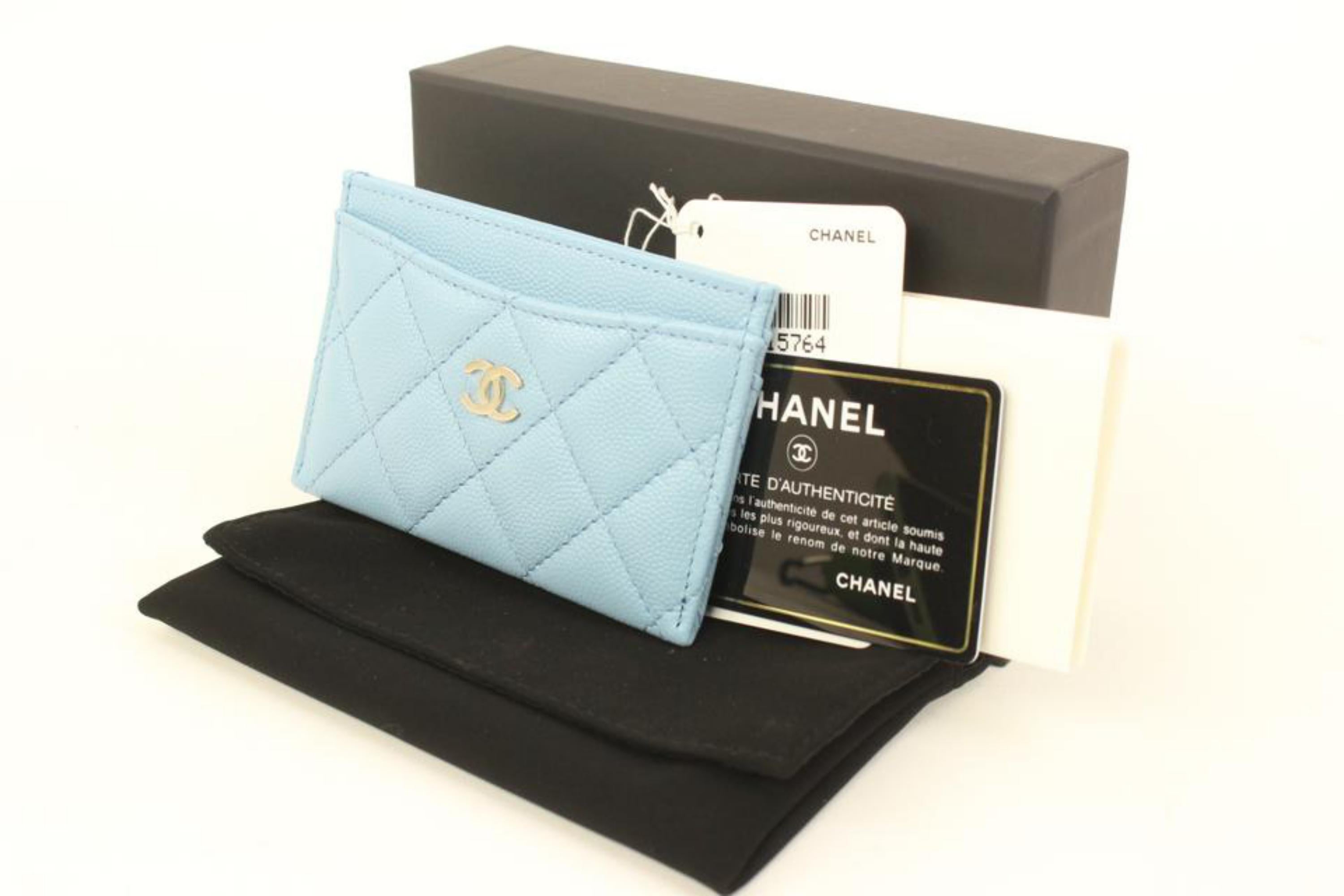 Chanel 22S Light Blue Quilted Caviar CC Card Holder 97ck323s
Date Code/Serial Number: 31915764
Made In: France
Measurements: Length:  4.4