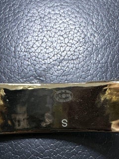 Chanel 22S Pulsera esmaltada con logotipo en tono dorado S