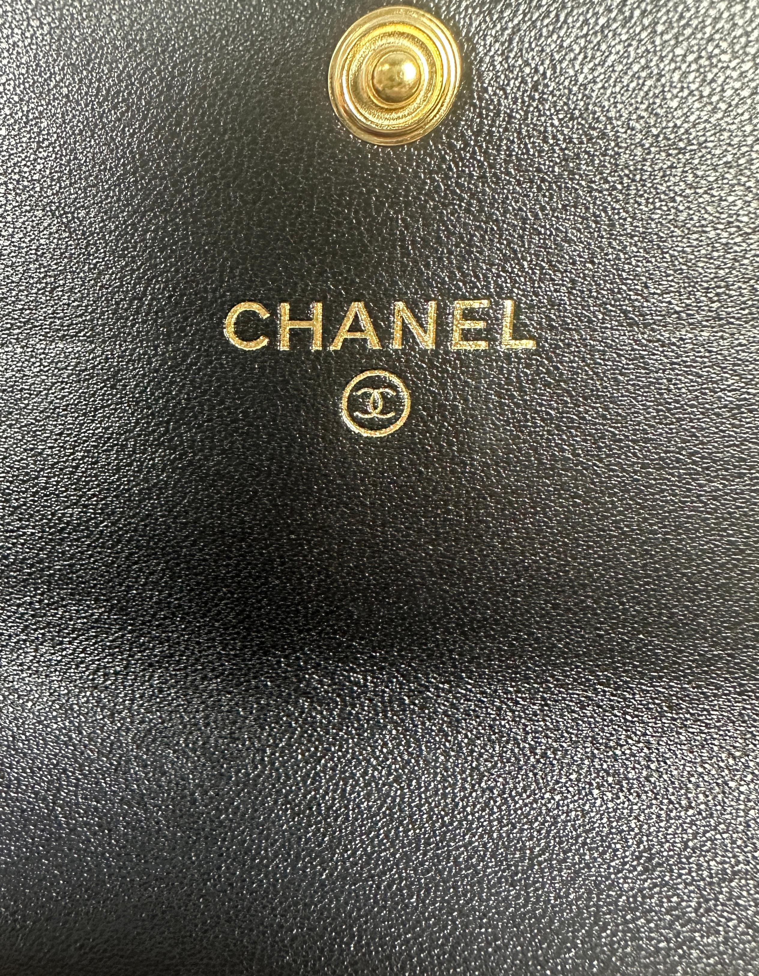 Chanel '23 NEW Black Lambskin Leather Quilted Chanel 19 Flap Wallet 6