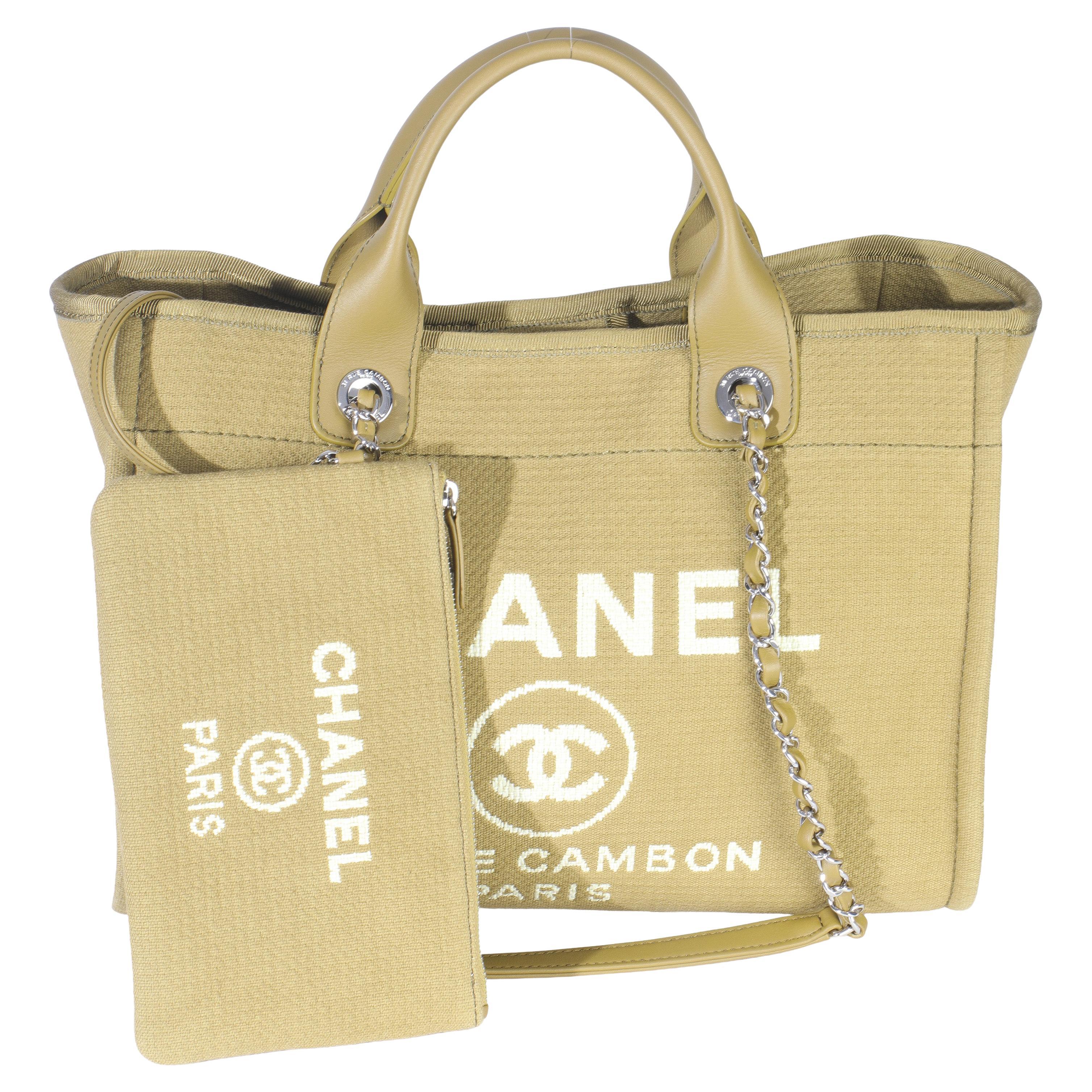 Chanel 23A Greene 
Greene 
Greene Tote Deauville Grande in Fibre Miste in vendita