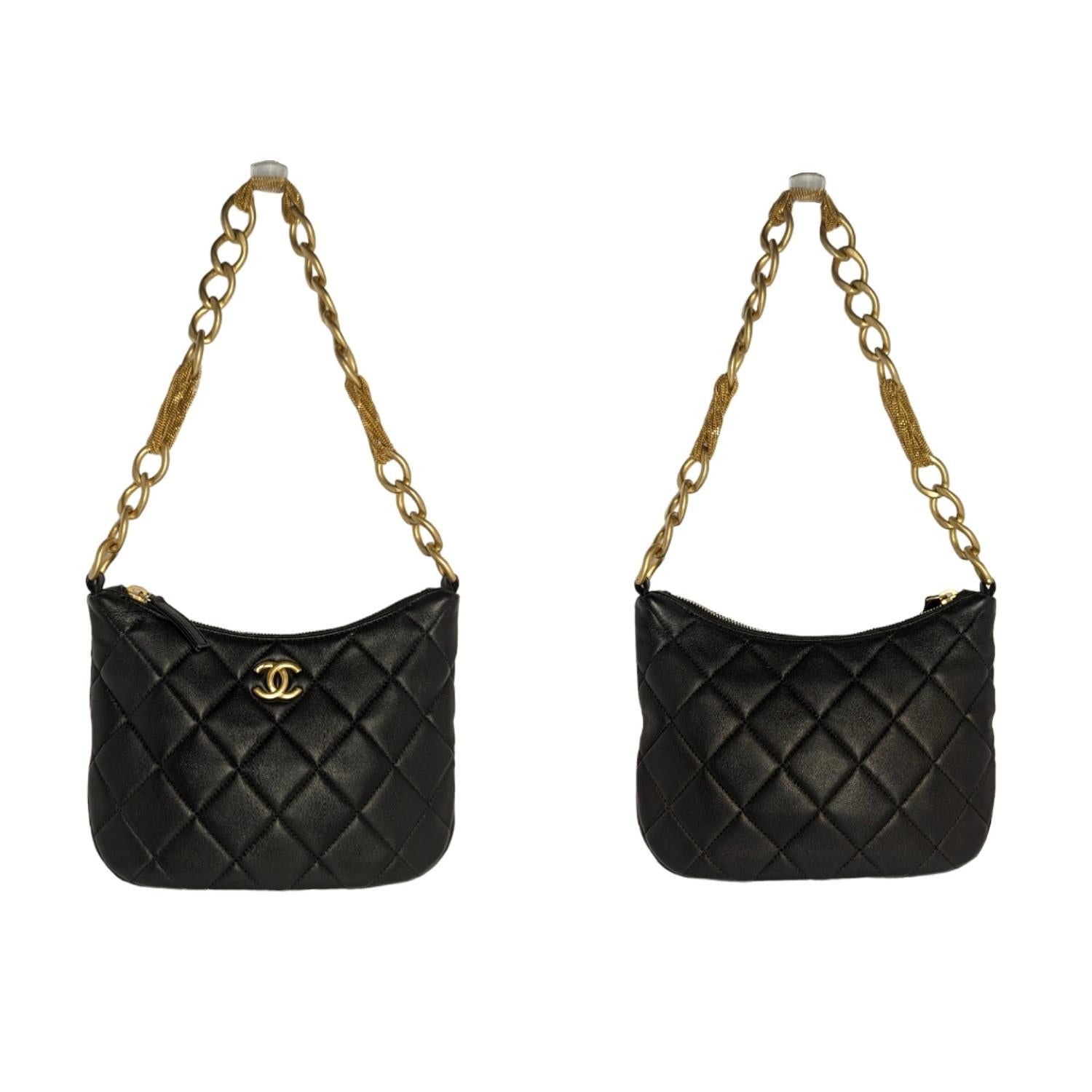 Chanel 23A Lambskin Quilted CC Chain Hobo Black In Excellent Condition For Sale In Scottsdale, AZ