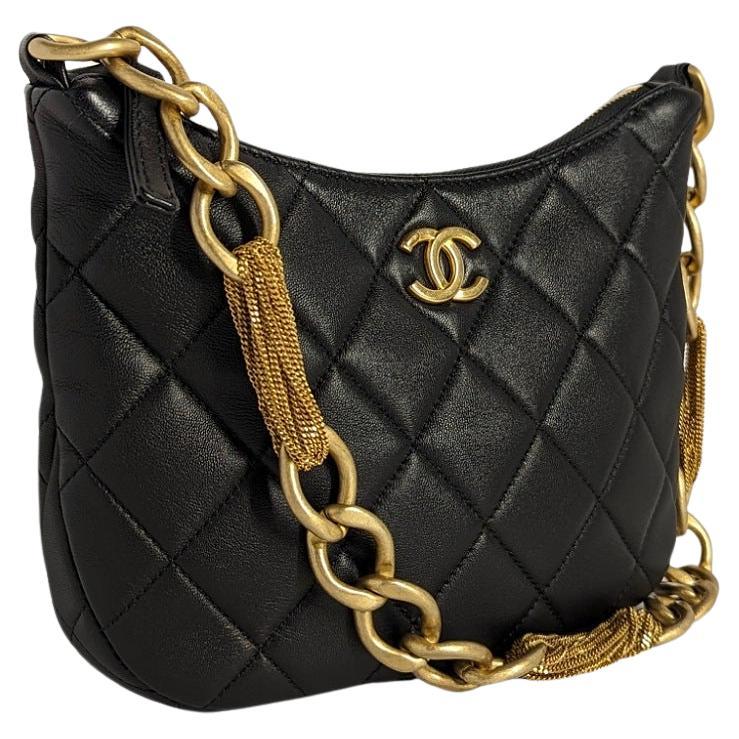 Chanel 23A Lambskin Quilted CC Chain Hobo Black For Sale