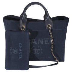 Chanel 23A Tote grande Deauville in fibre miste color navy